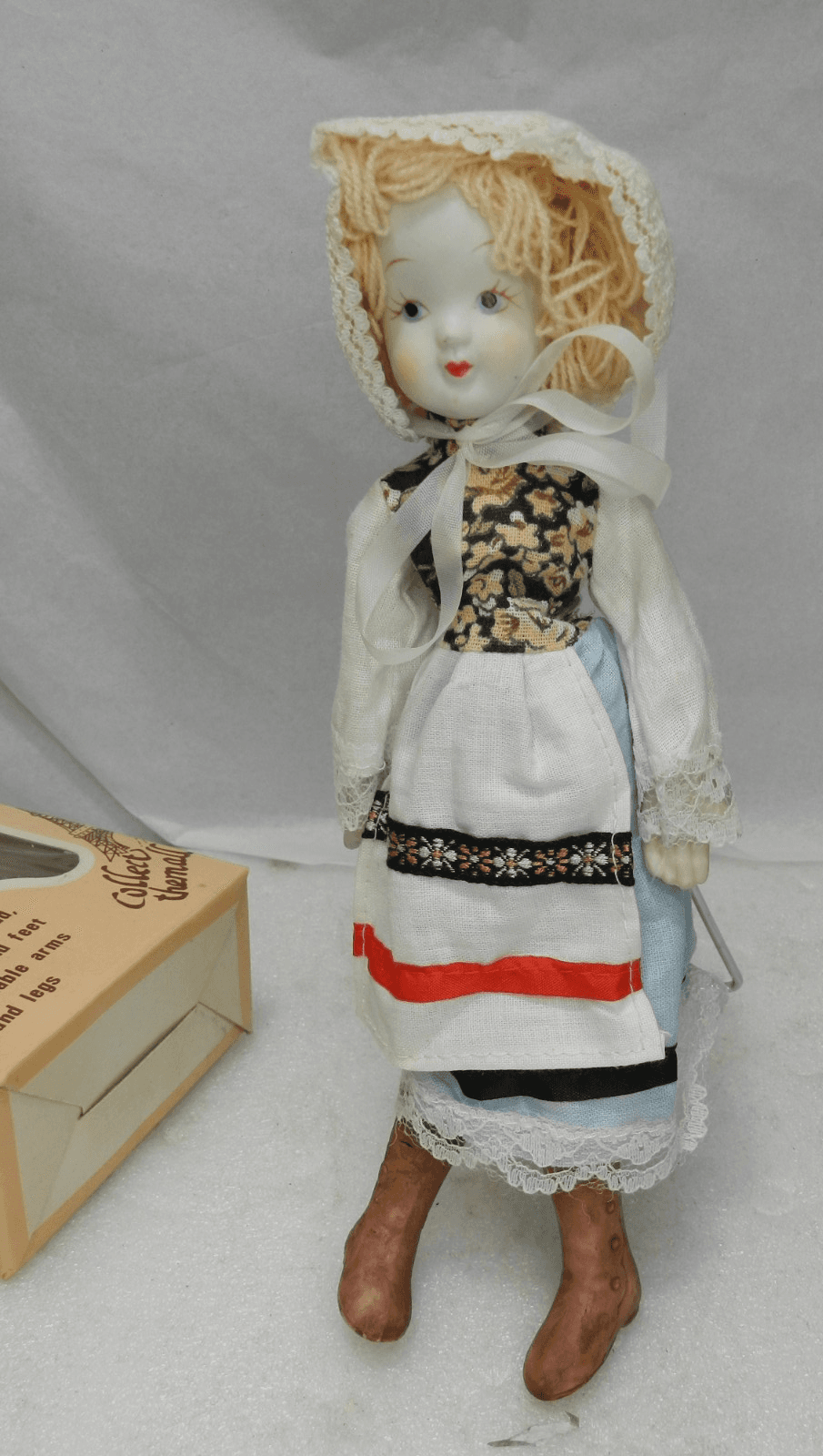 Vintage Doll Treasures Porcelain Dolls of the World Switzerland (K7J) - Thumbnail 5