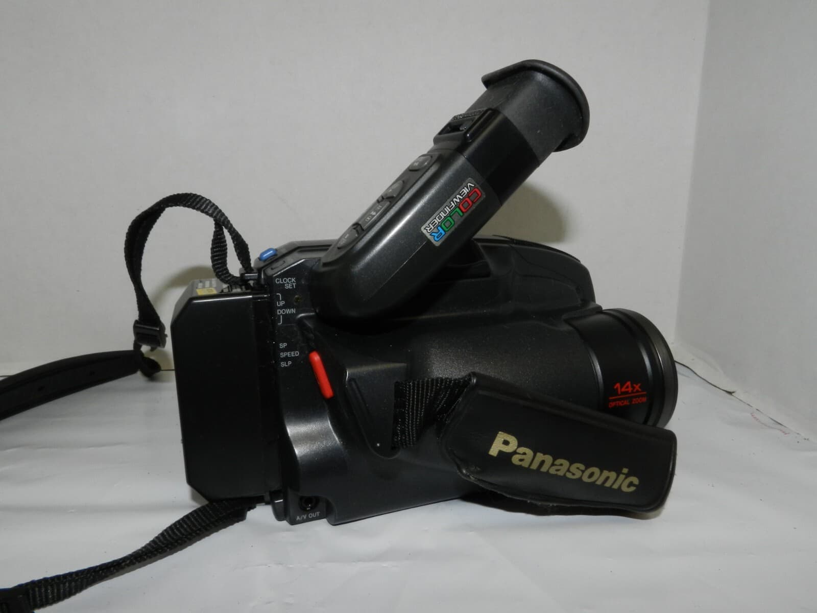 Vintage Camcorders Lot Sony CCD-F401 JVC GR-65U Panasonic PV-A226D w/Cases V1K - Thumbnail 11