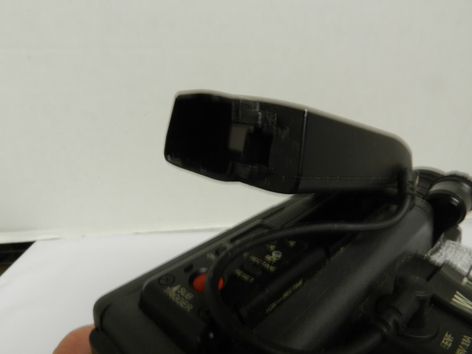 Vintage Camcorders Lot Sony CCD-F401 JVC GR-65U Panasonic PV-A226D w/Cases V1K - Thumbnail 8