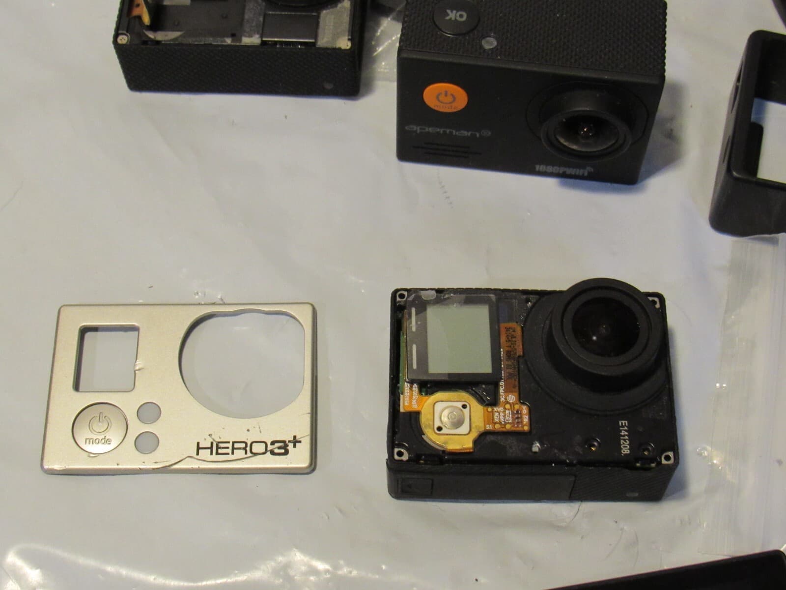 GoPro Hero 3+ Apeman 30 Lot with accessories Parts or Repair A91M - Thumbnail 9