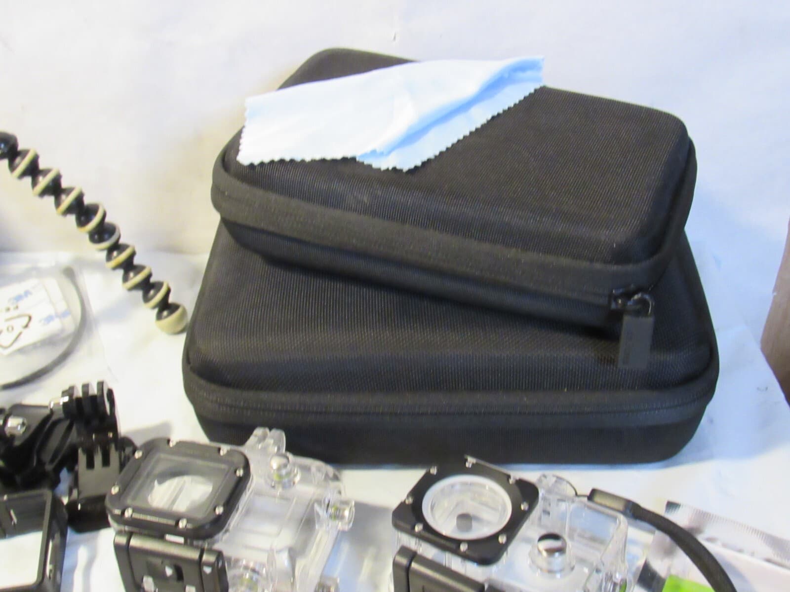 GoPro Hero 3+ Apeman 30 Lot with accessories Parts or Repair A91M - Thumbnail 5