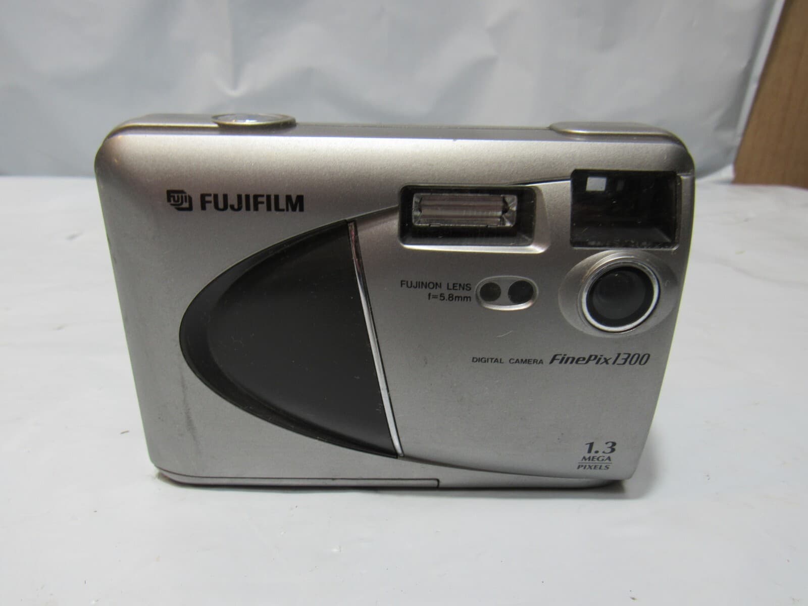 Vintage Antique Camera Camcorder Lot Fuji Polaroid Samoca Untested O99J - Thumbnail 9