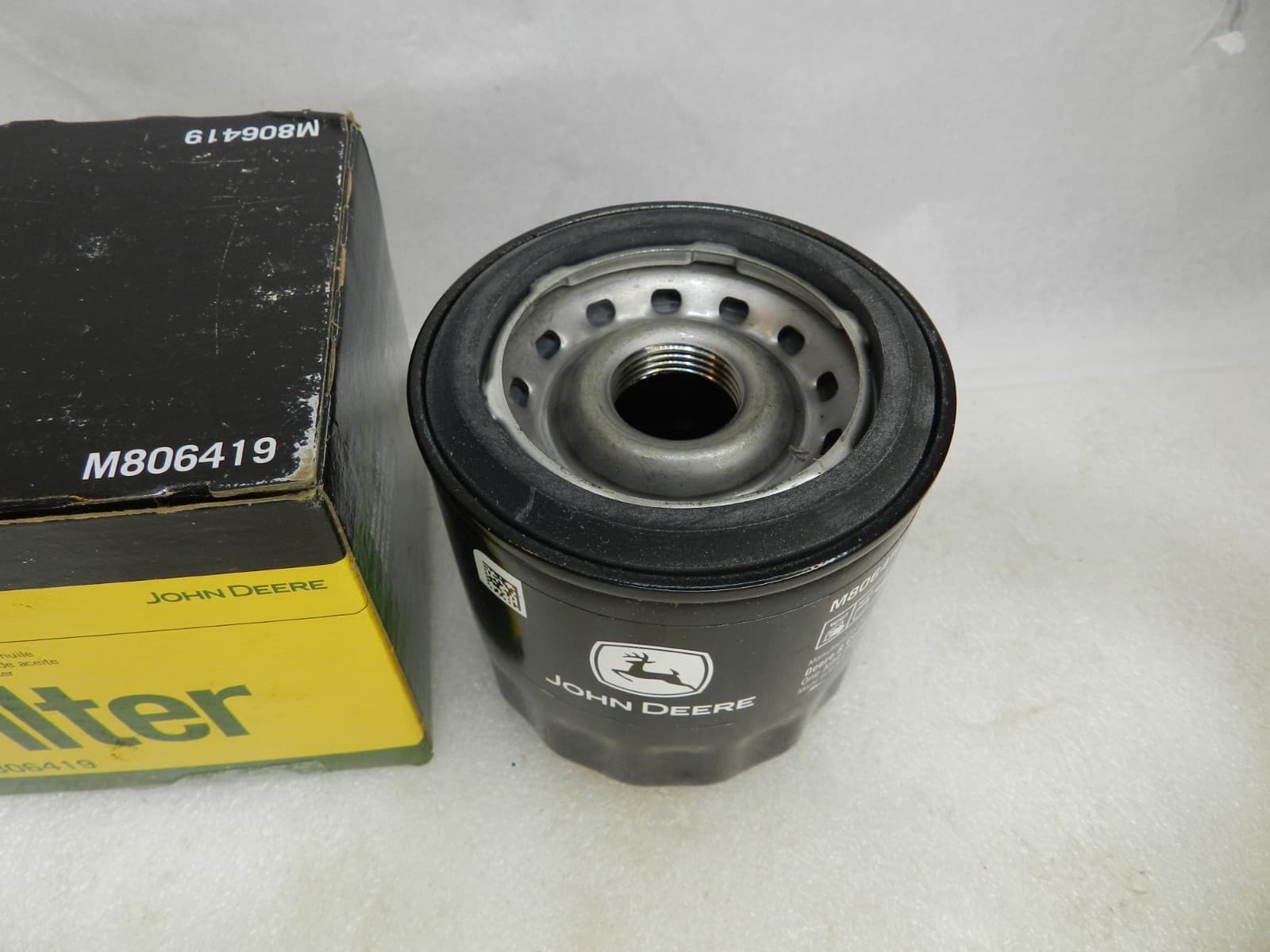 John Deere M806419 Engine Oil Filter (K10J) - Thumbnail 4