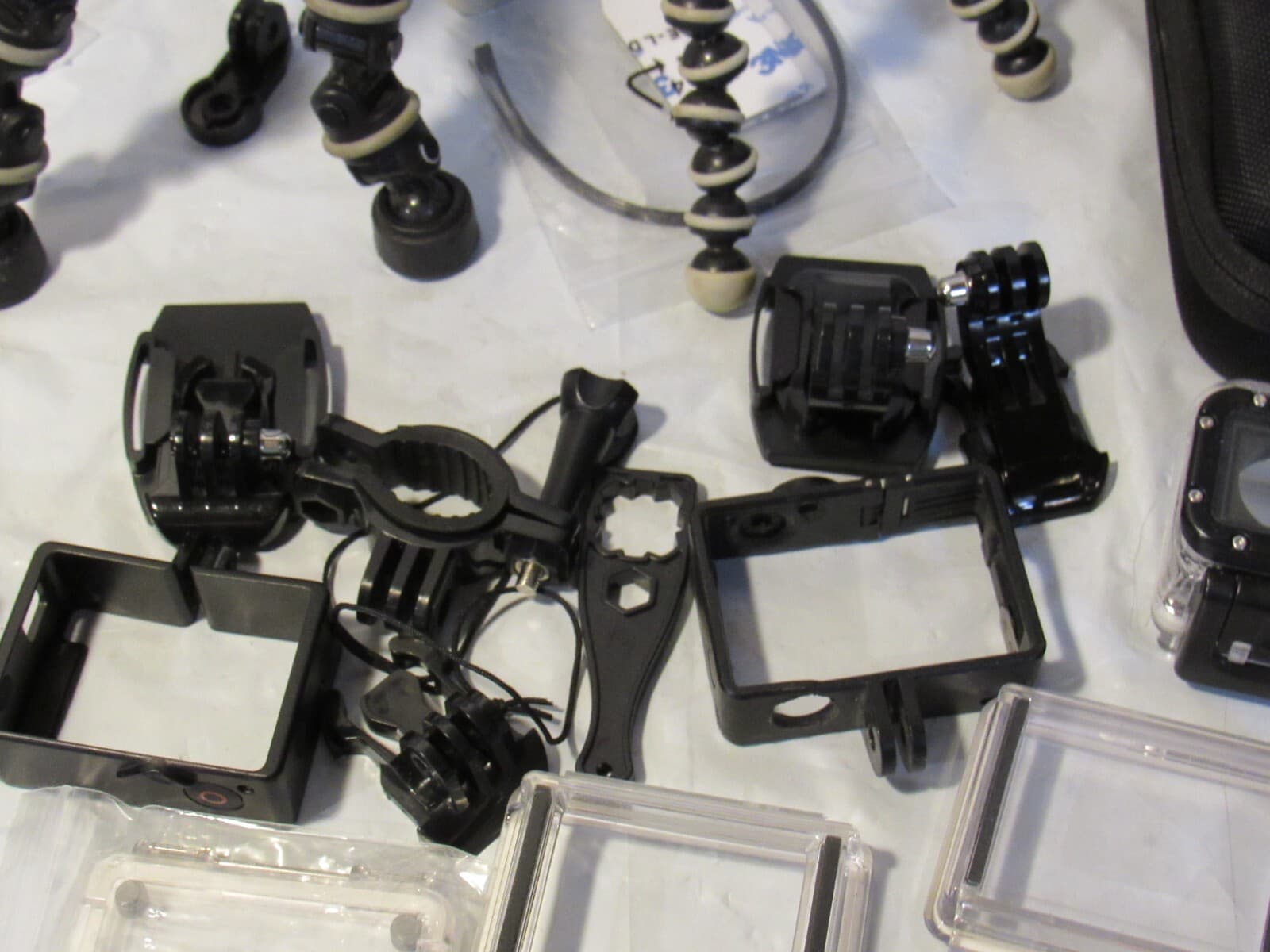 GoPro Hero 3+ Apeman 30 Lot with accessories Parts or Repair A91M - Thumbnail 13