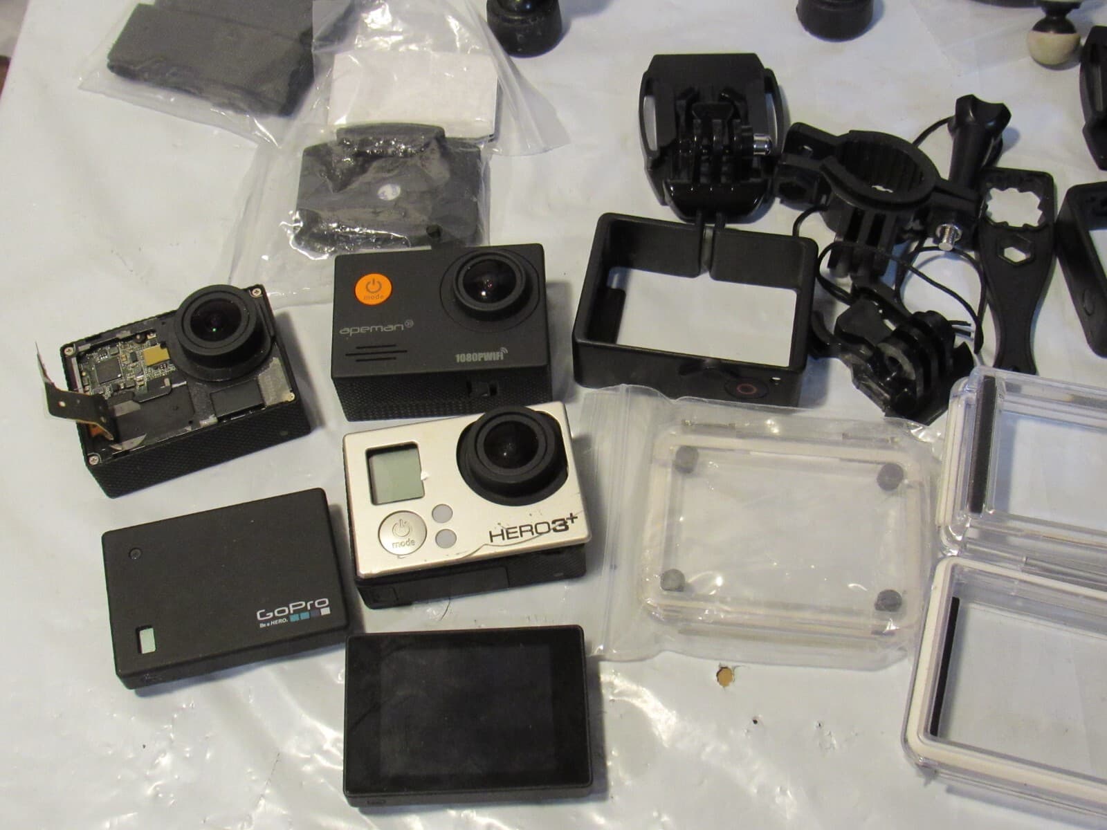 GoPro Hero 3+ Apeman 30 Lot with accessories Parts or Repair A91M - Thumbnail 2