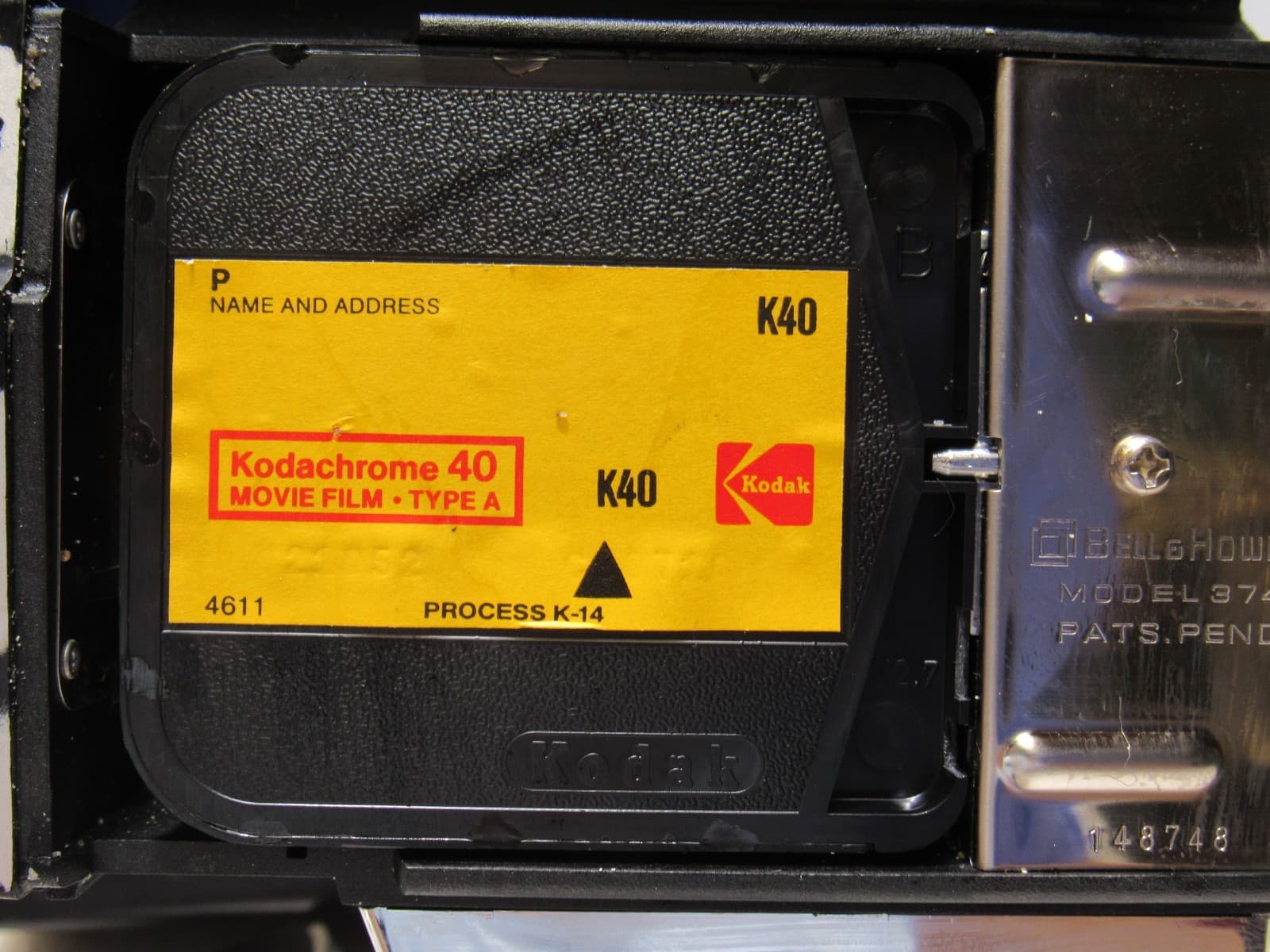 Bell and Howell Super 8 Movie Camera Model 374 comes with Sun Gun Light U30K - Thumbnail 15