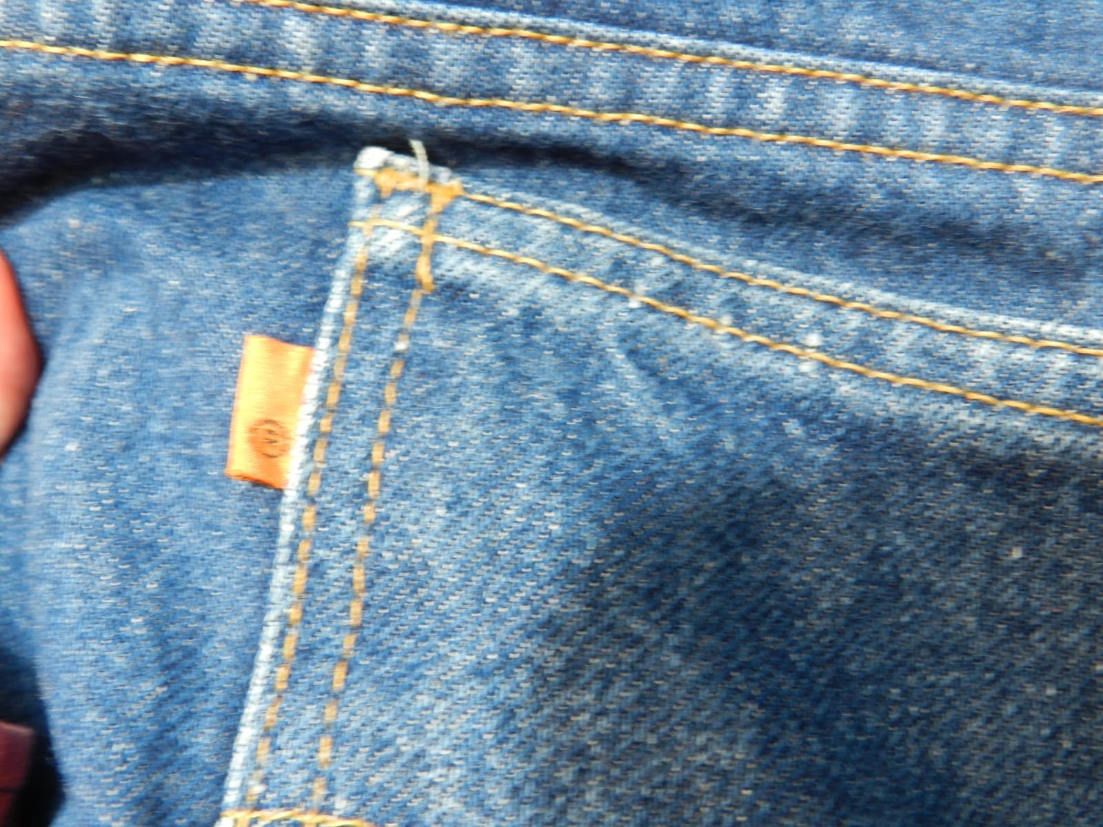 Vintage Levi’s 505 Reg. Fit Blank Orange Tab Men’s 42/30 Med. Dark (B84J) - Thumbnail 5