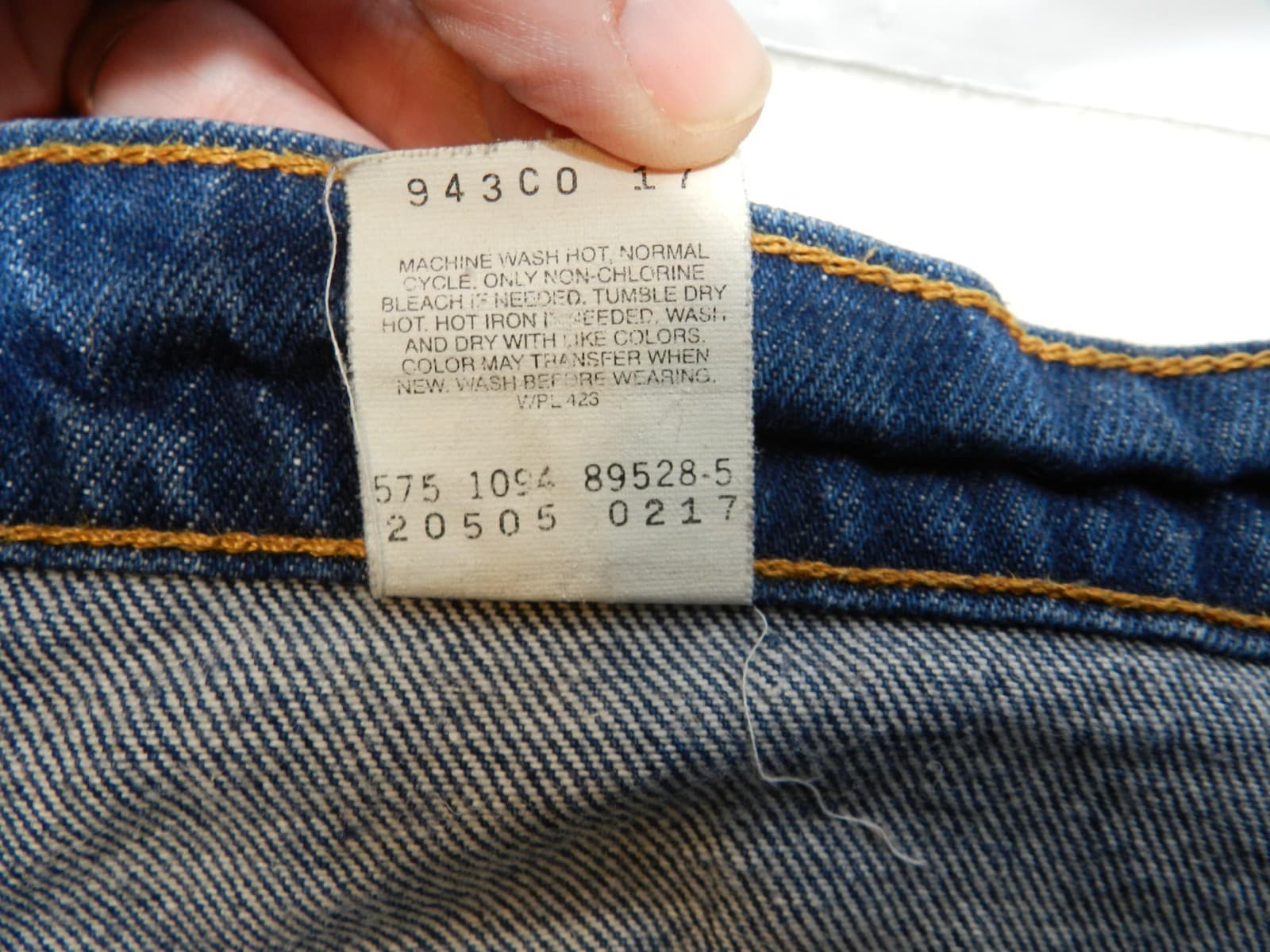 Vintage Levi’s 505 Reg. Fit Blank Orange Tab Men’s 42/30 Med. Dark (B84J) - Thumbnail 7
