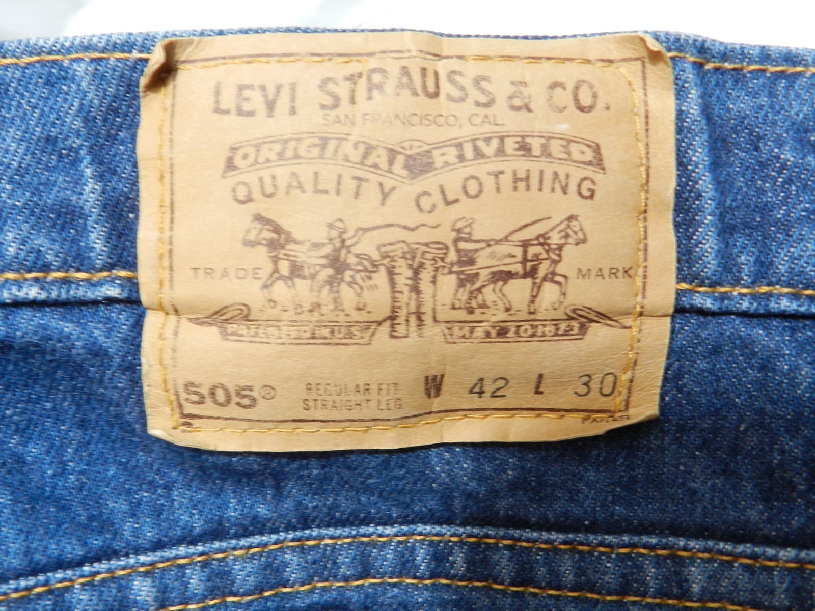 Vintage Levi’s 505 Reg. Fit Blank Orange Tab Men’s 42/30 Med. Dark (B84J) - Thumbnail 4