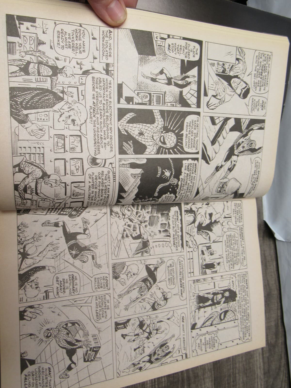 Marvel Essential Amazing Spiderman & VTG Pocket Comics Paperback Books - Thumbnail 8
