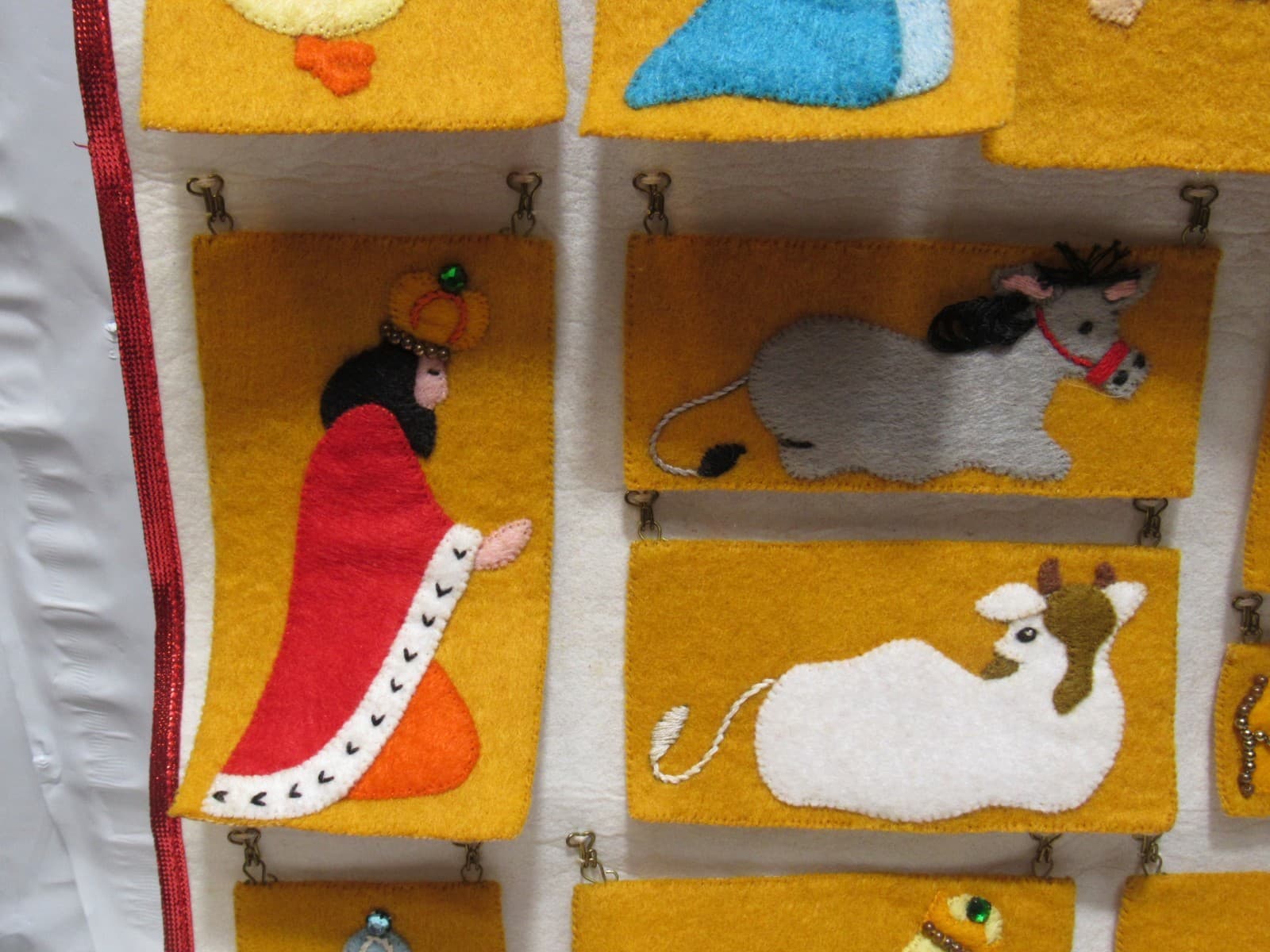 Dicksons Nativity Theme Crimson Gold & Fern 12 x 29 Felt Advent Calendar B98J - Thumbnail 12