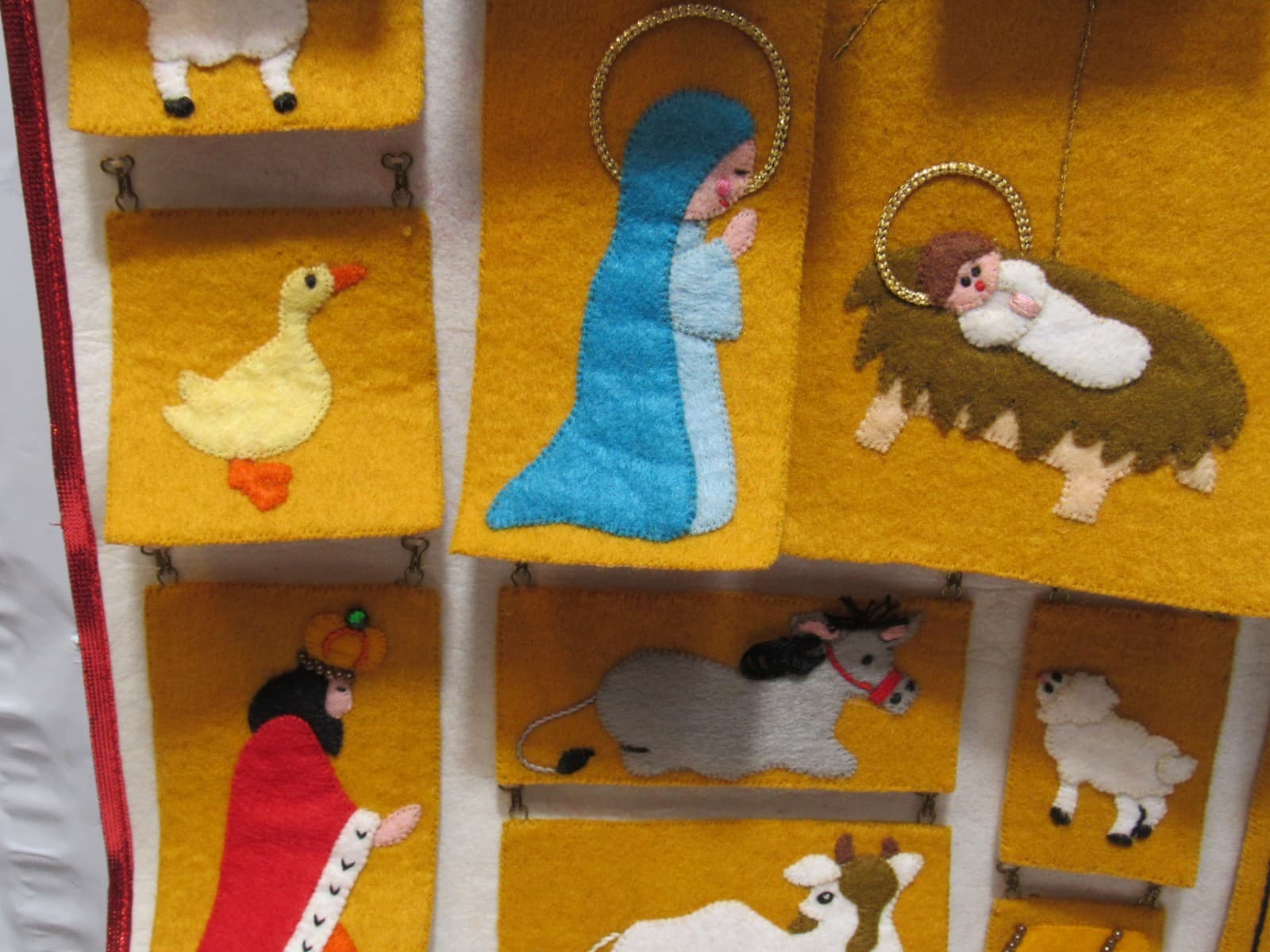 Dicksons Nativity Theme Crimson Gold & Fern 12 x 29 Felt Advent Calendar B98J - Thumbnail 8