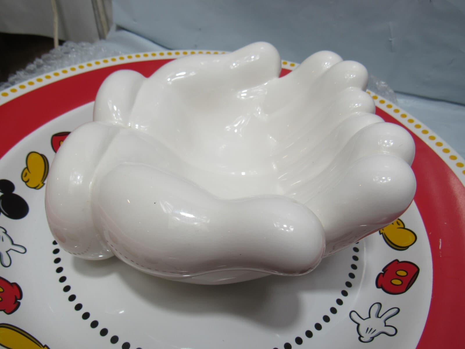 Mickey Mouse 13" Serving Bowl Disney Theme Parks/Treasure Craft Mickey Hands N16 - Thumbnail 12
