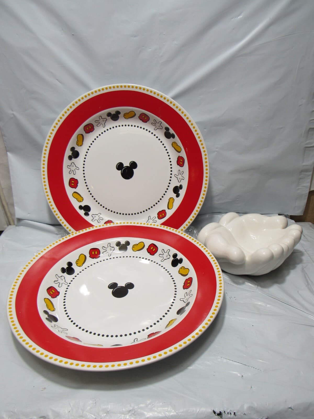 Mickey Mouse 13" Serving Bowl Disney Theme Parks/Treasure Craft Mickey Hands N16 - Thumbnail 11