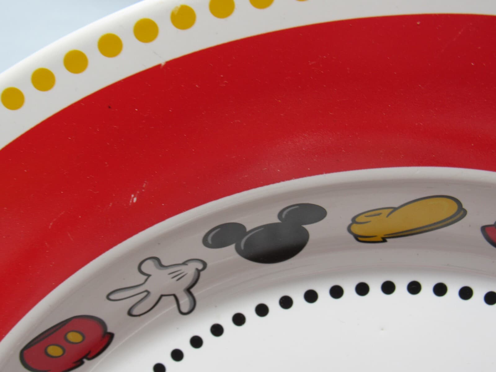 Mickey Mouse 13" Serving Bowl Disney Theme Parks/Treasure Craft Mickey Hands N16 - Thumbnail 5