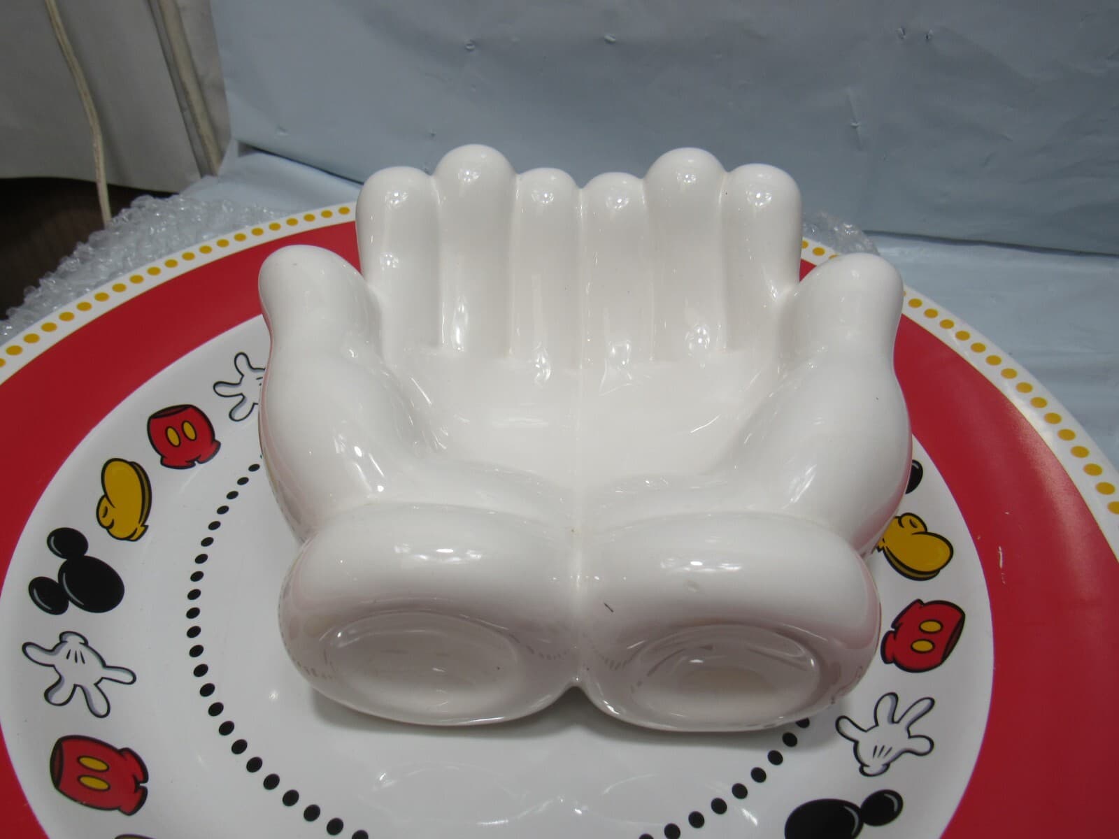 Mickey Mouse 13" Serving Bowl Disney Theme Parks/Treasure Craft Mickey Hands N16 - Thumbnail 13
