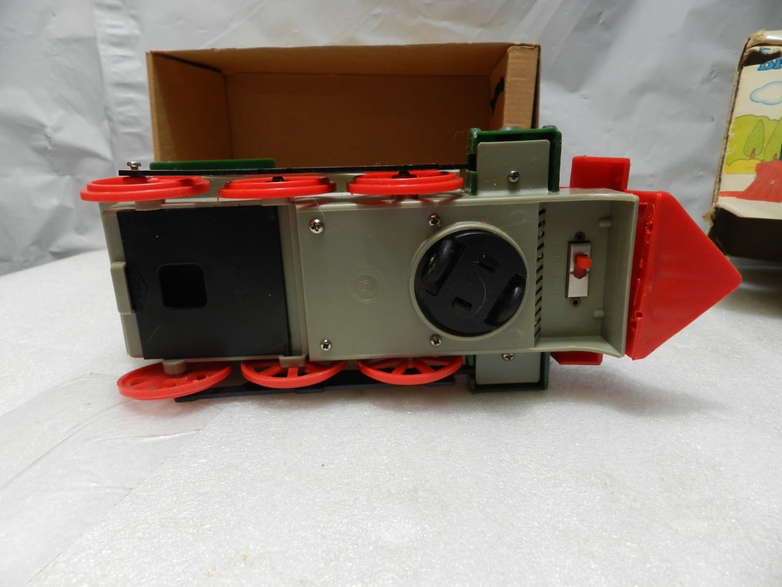 Vintage Big Rig Loco Locomotive Electric Train Bump N Go AT&SF 1079 (I1K) - Thumbnail 11