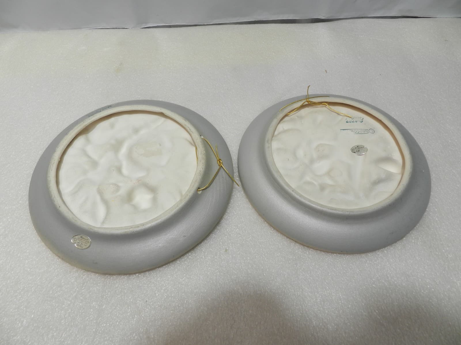 Two Vintage 1962 Napco Bossons England Floral 3D 6" Wall Plates- Chalkware Z96J - Thumbnail 9