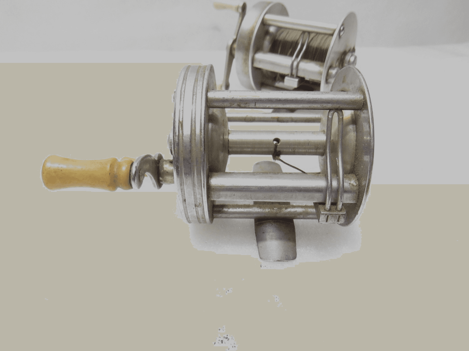 2 Vintage Fishing Casting Reels Pflueger Trump 1943 & Langley Lakecast 350 D94JJ - Thumbnail 5