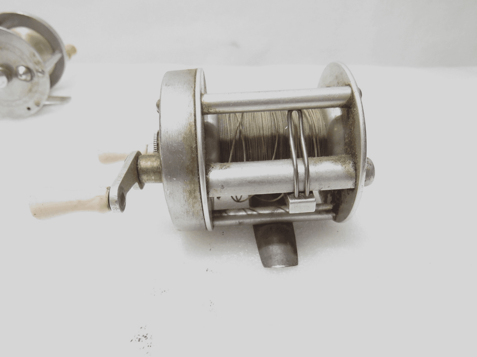 2 Vintage Fishing Casting Reels Pflueger Trump 1943 & Langley Lakecast 350 D94JJ - Thumbnail 11