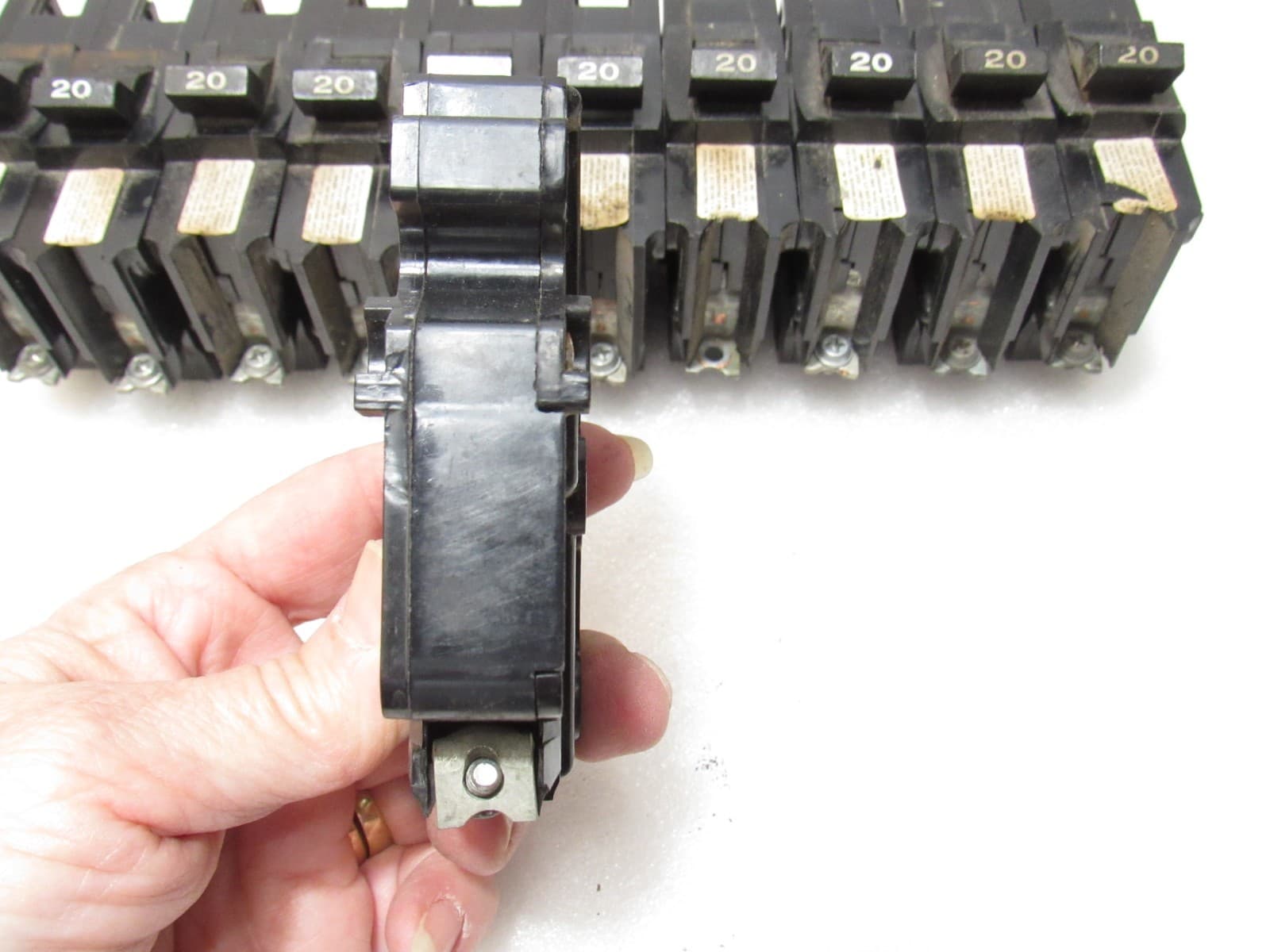 11 Federal Pacific NBSWD 20 Amp 1 Pole 120/240 Stab-Lok Plug In Breaker D98JK - Thumbnail 6