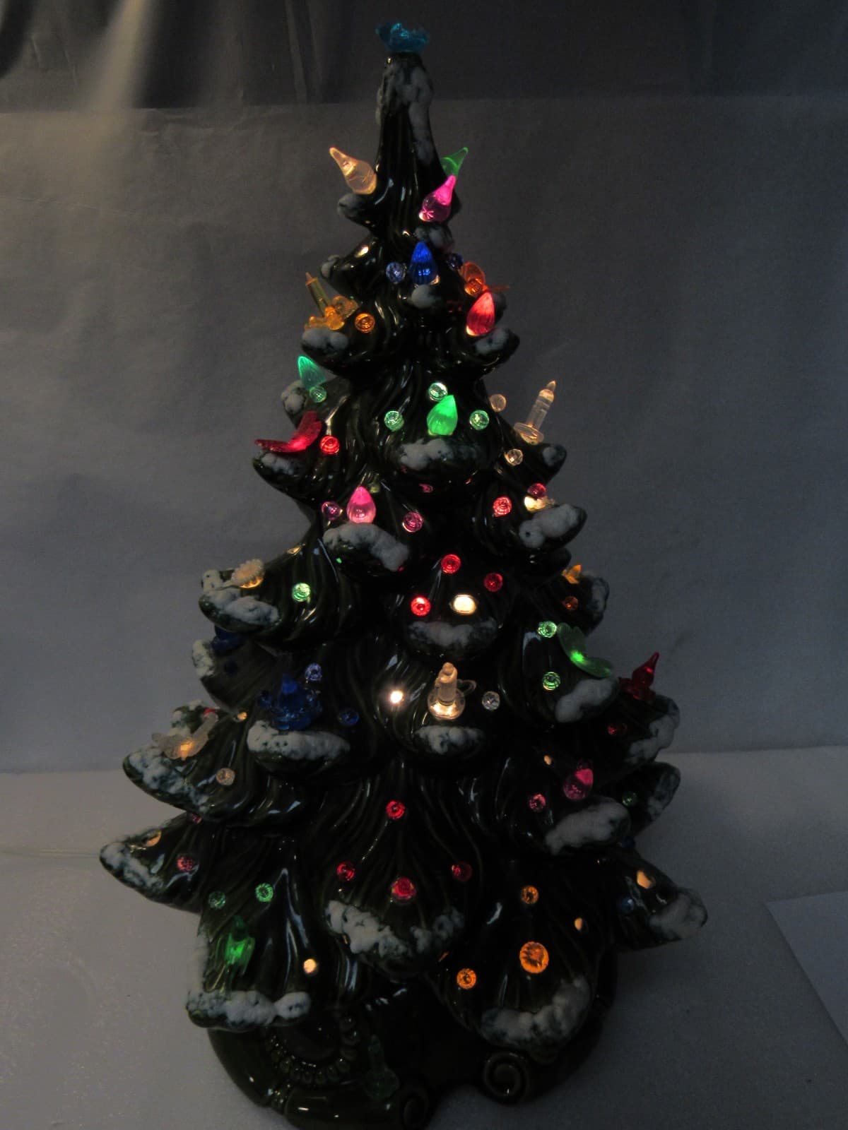 Vintage Atlantic Mold Ceramic Christmas Tree 16 Inch Snow Tipped Branches (D99K) - Thumbnail 2