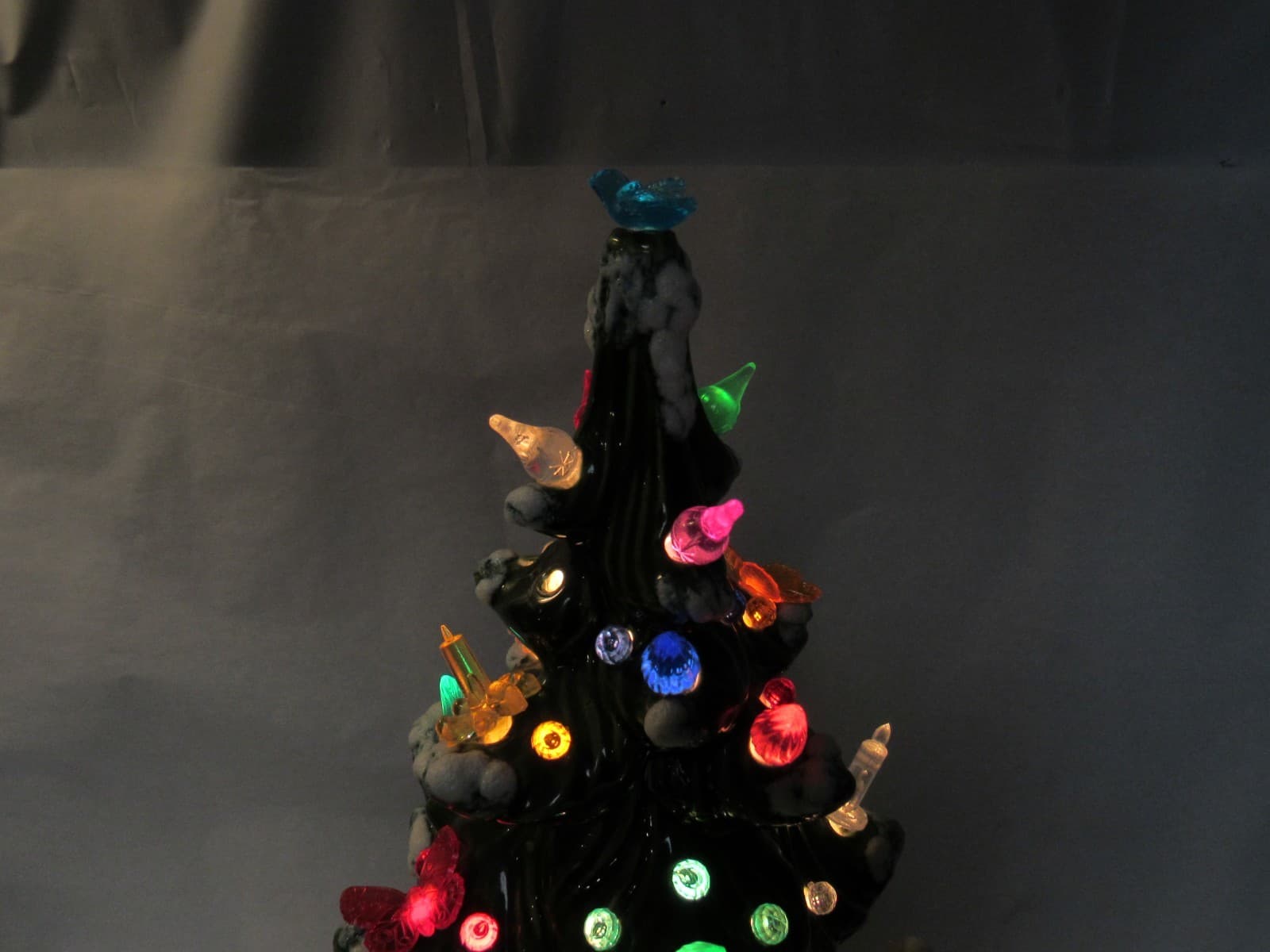Vintage Atlantic Mold Ceramic Christmas Tree 16 Inch Snow Tipped Branches (D99K) - Thumbnail 3