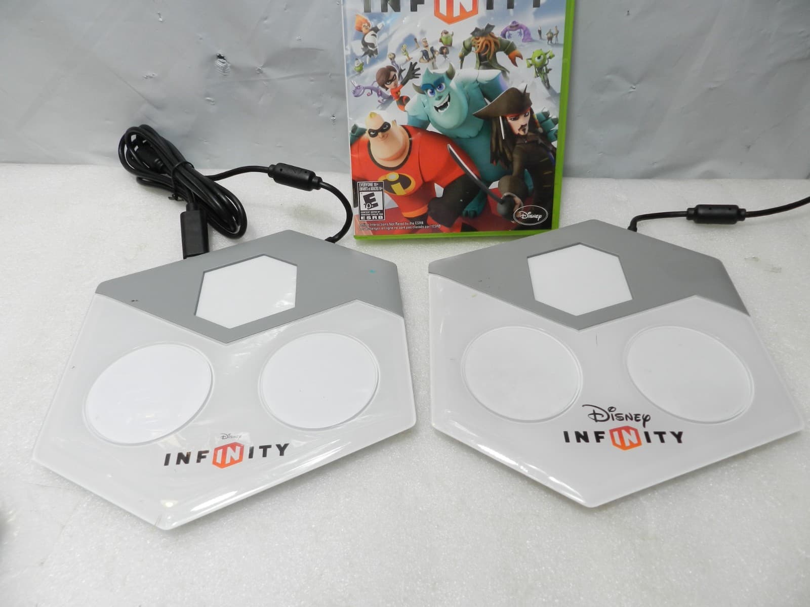 Disney Infinity Xbox 360 Lot of 6 Figures/2 Cubes Portals (I8K) - Thumbnail 5