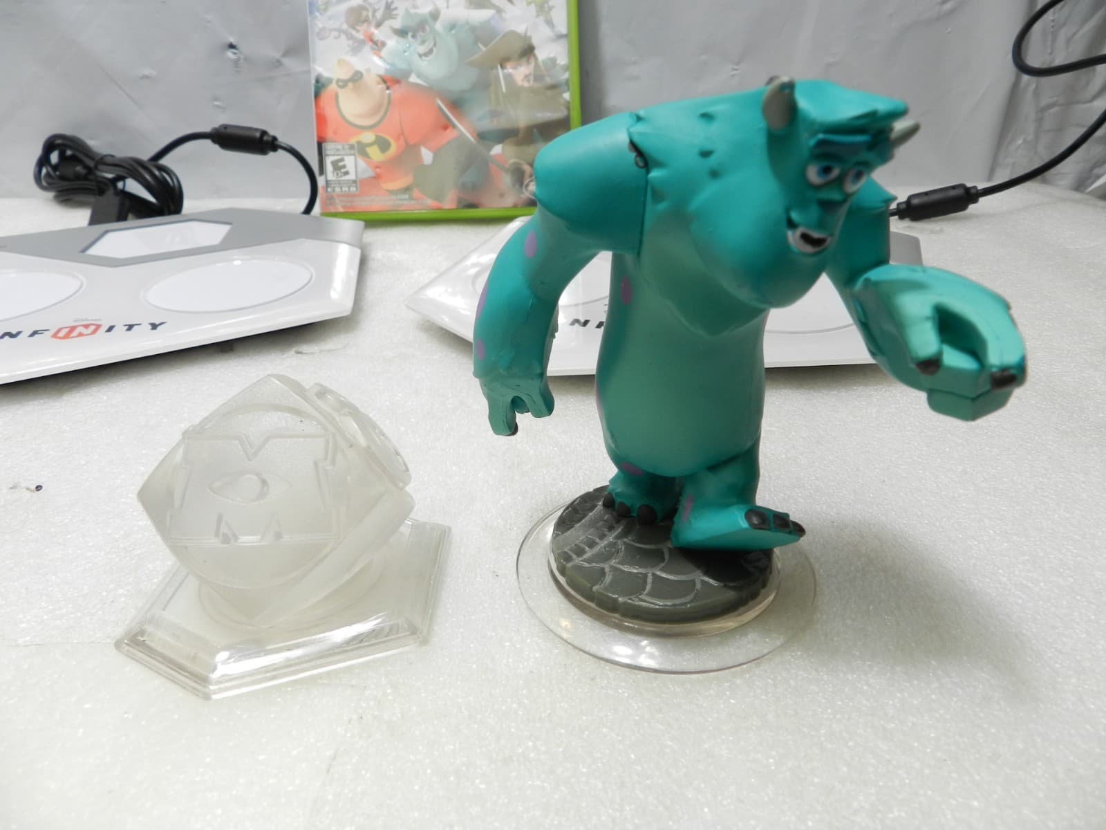 Disney Infinity Xbox 360 Lot of 6 Figures/2 Cubes Portals (I8K) - Thumbnail 4