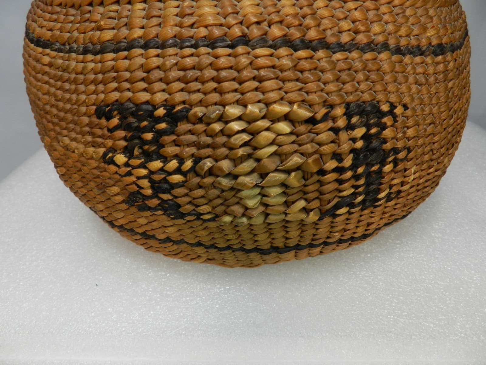 Antique Native American Woven Basket HUPA Northern CA Tribal 7 " to 8" L90S - Thumbnail 3