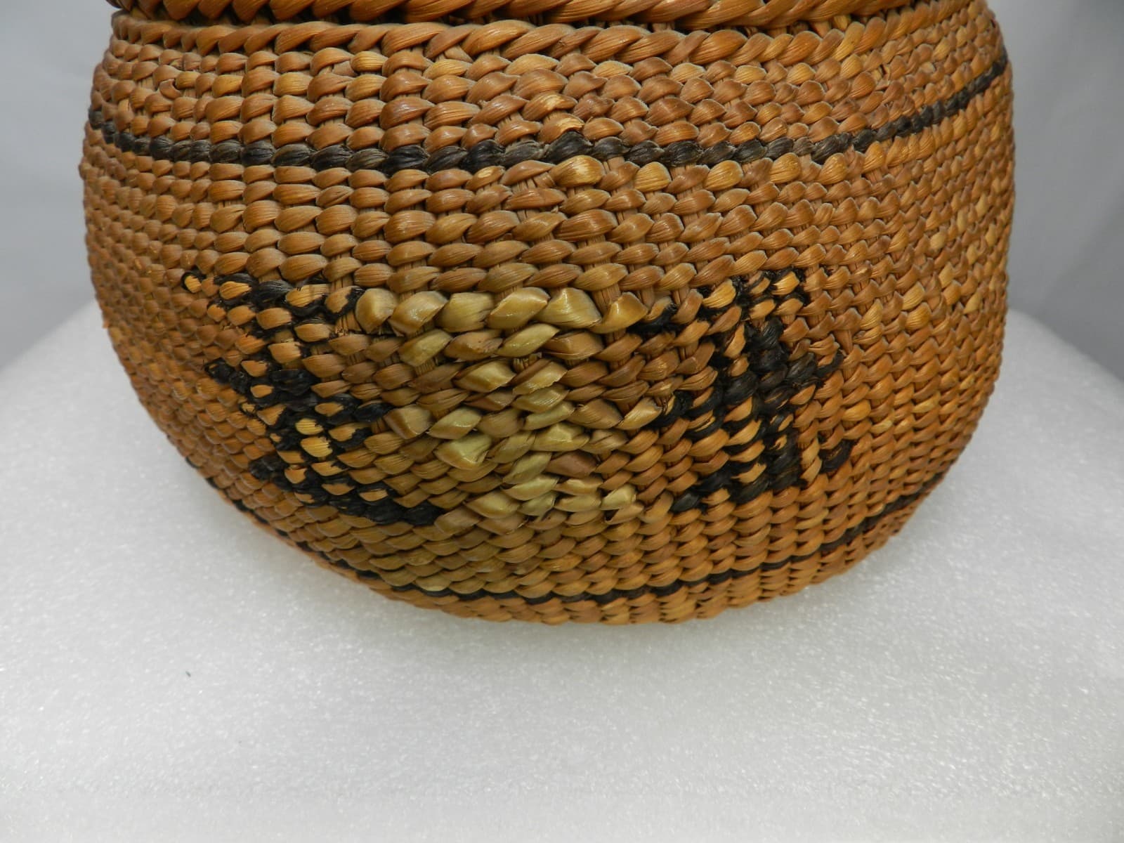 Antique Native American Woven Basket HUPA Northern CA Tribal 7 " to 8" L90S - Thumbnail 4