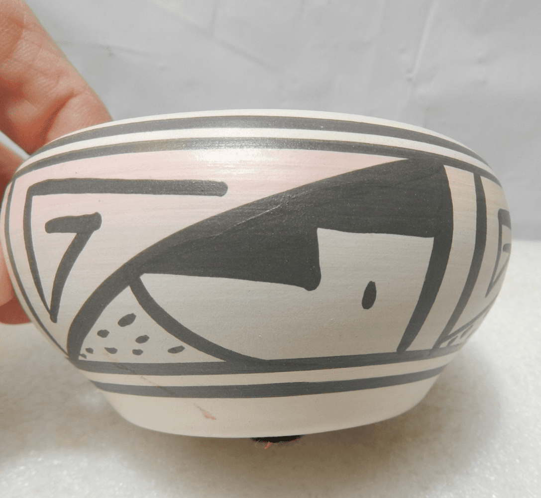 Native American Navajo White Clay Pottery Etched Dish w/Lid Sunset Mesa (I19JK) - Thumbnail 3