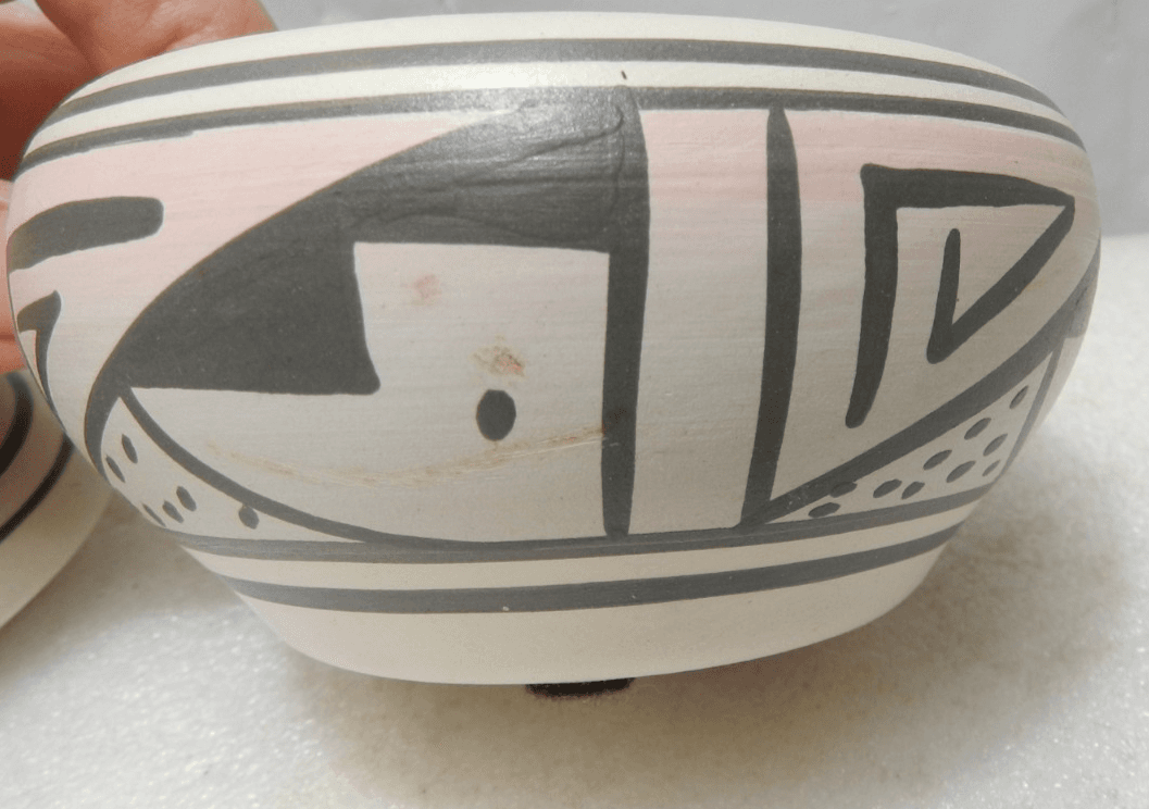 Native American Navajo White Clay Pottery Etched Dish w/Lid Sunset Mesa (I19JK) - Thumbnail 4