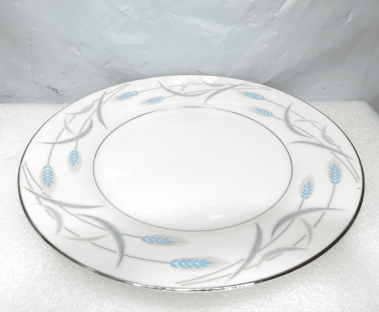 Valmont China Royal Wheat 6 Piece Place Setting White Blue & Grey Retired (K17J) - Thumbnail 11