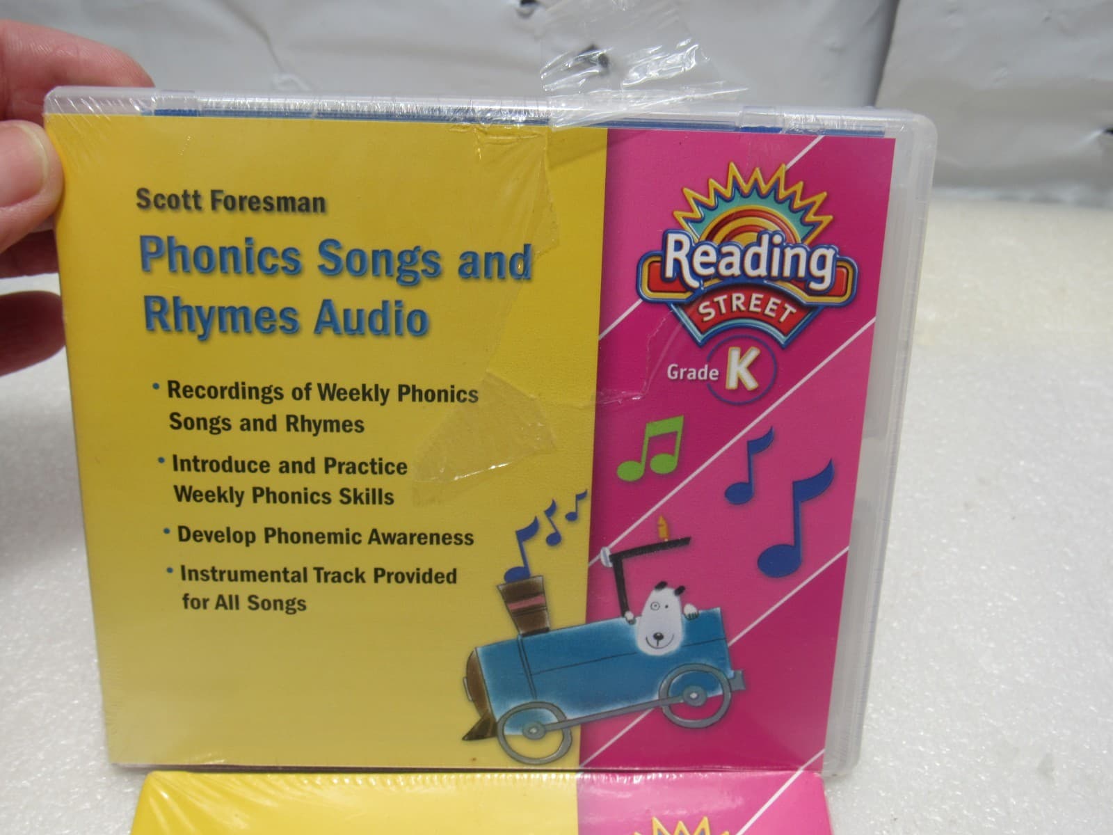 Reading Street Sing with Me/Background Building & Phonic Song CD Grade K (W6J) - Thumbnail 6