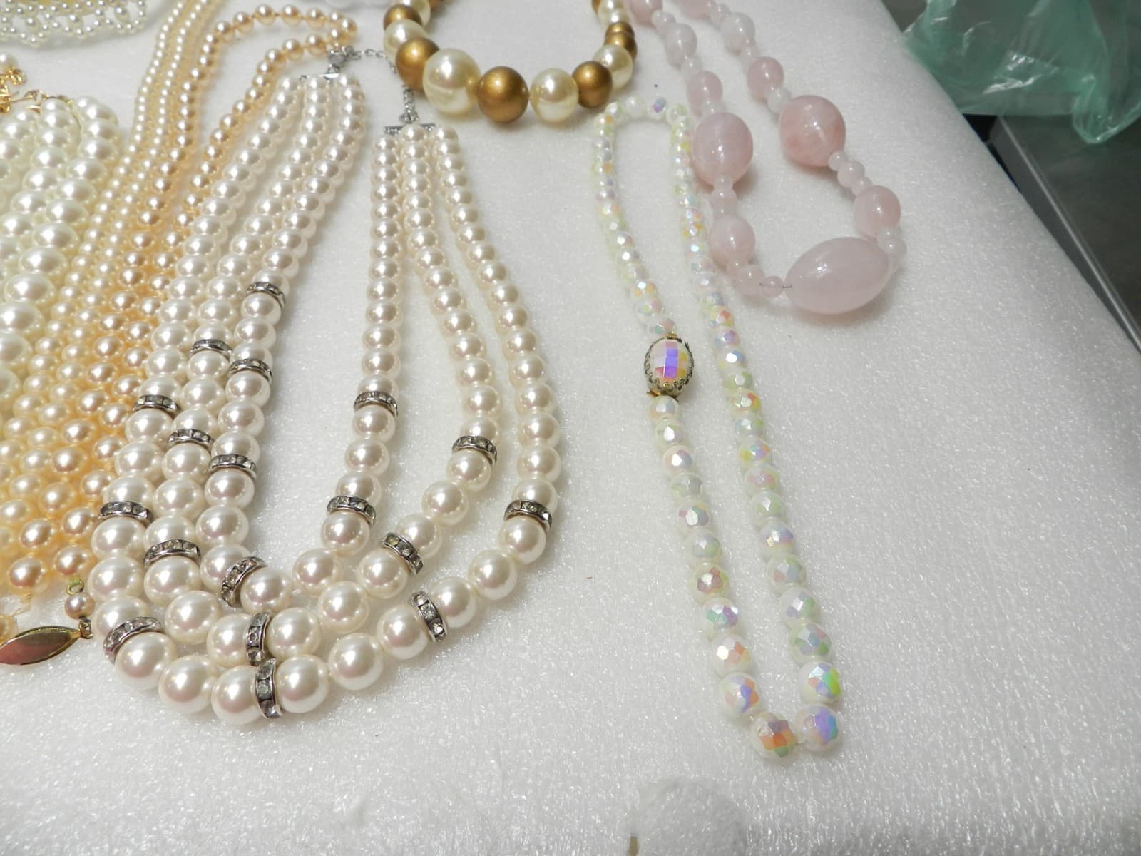 2lbs+ Vintage Costome Jewerly Lot Pearls Necklaces Bracelets (A9J) - Thumbnail 6