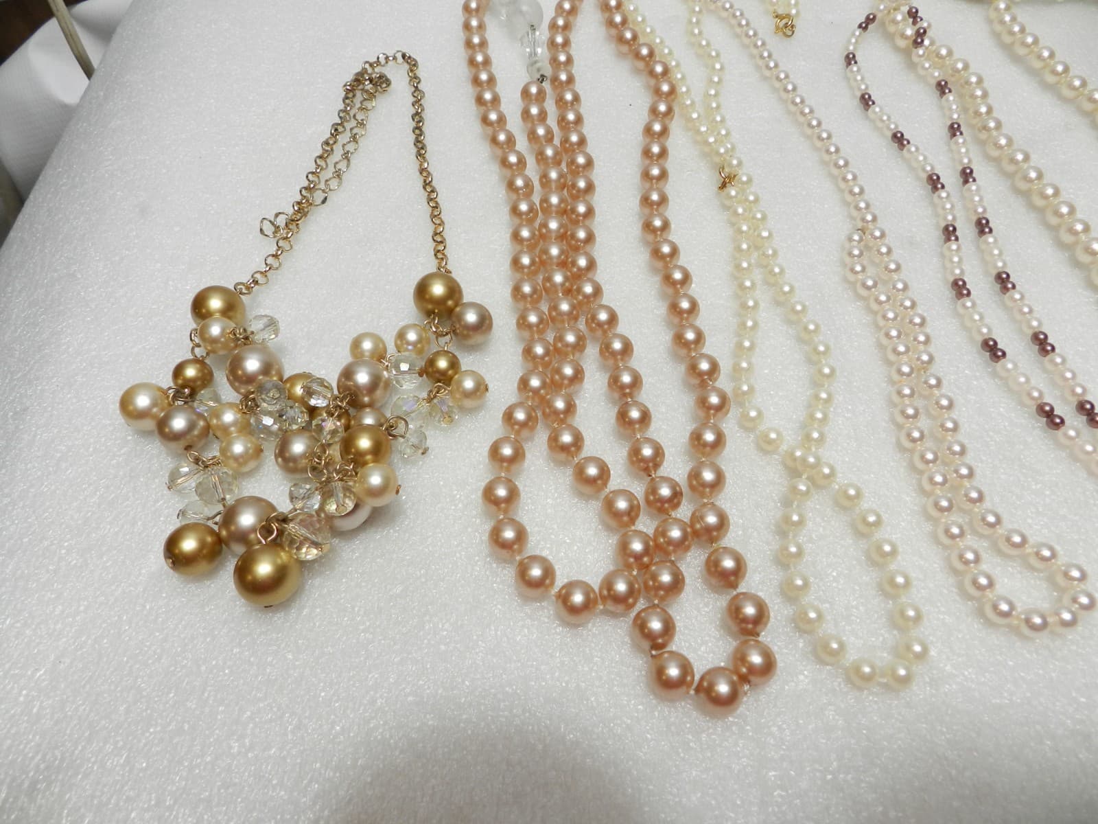 2lbs+ Vintage Costome Jewerly Lot Pearls Necklaces Bracelets (A9J) - Thumbnail 2