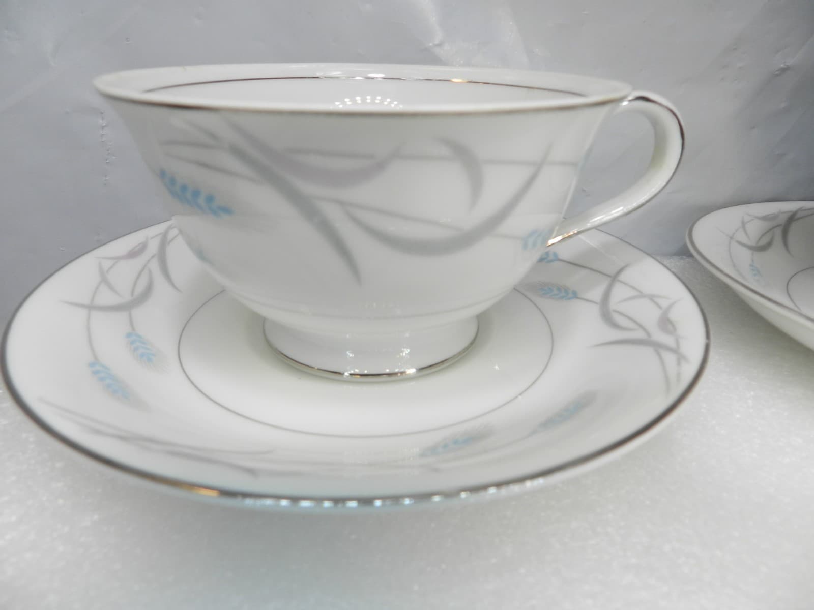 Vintage Valmont China Japan Royal Wheat Tea Cup & Saucer Service For 4 (K23J) - Thumbnail 3