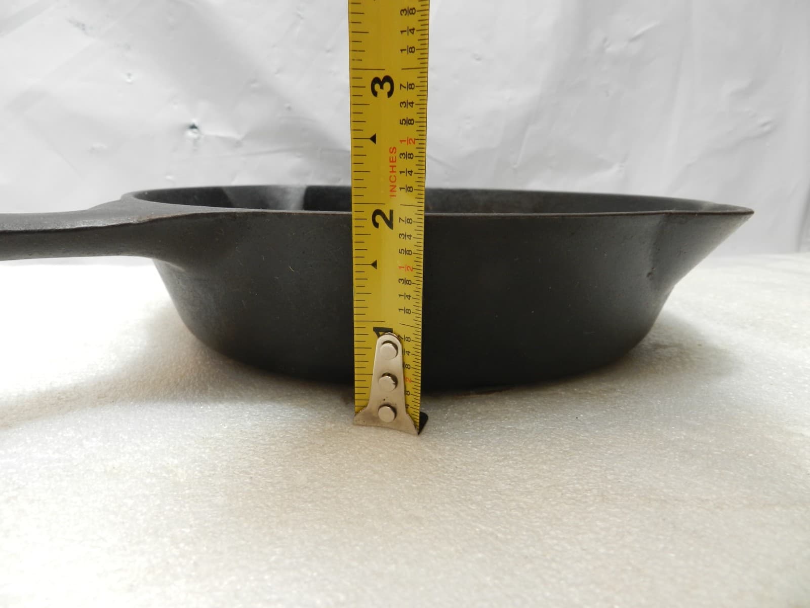 Vintage Lodge Cast Iron Skillet Frying Pan No. 5 8" Sits Flat (I28S) - Thumbnail 9