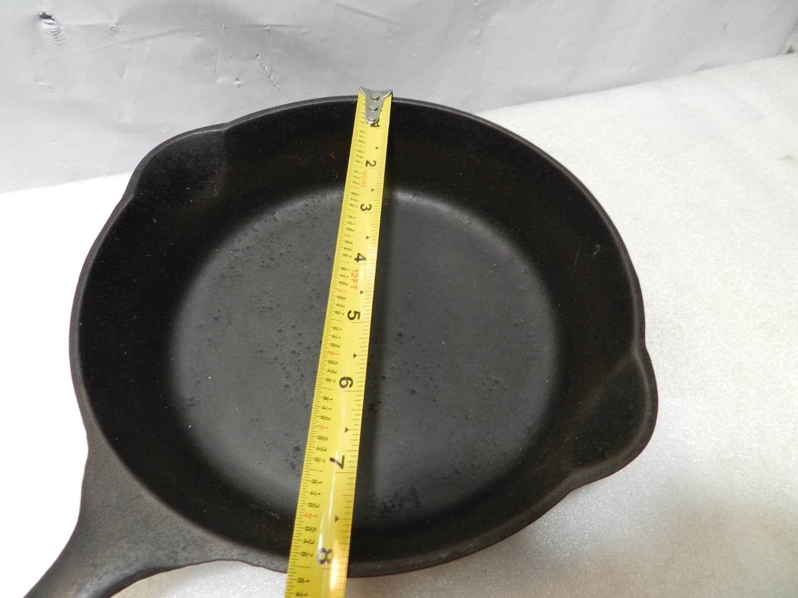 Vintage Lodge Cast Iron Skillet Frying Pan No. 5 8" Sits Flat (I28S) - Thumbnail 8