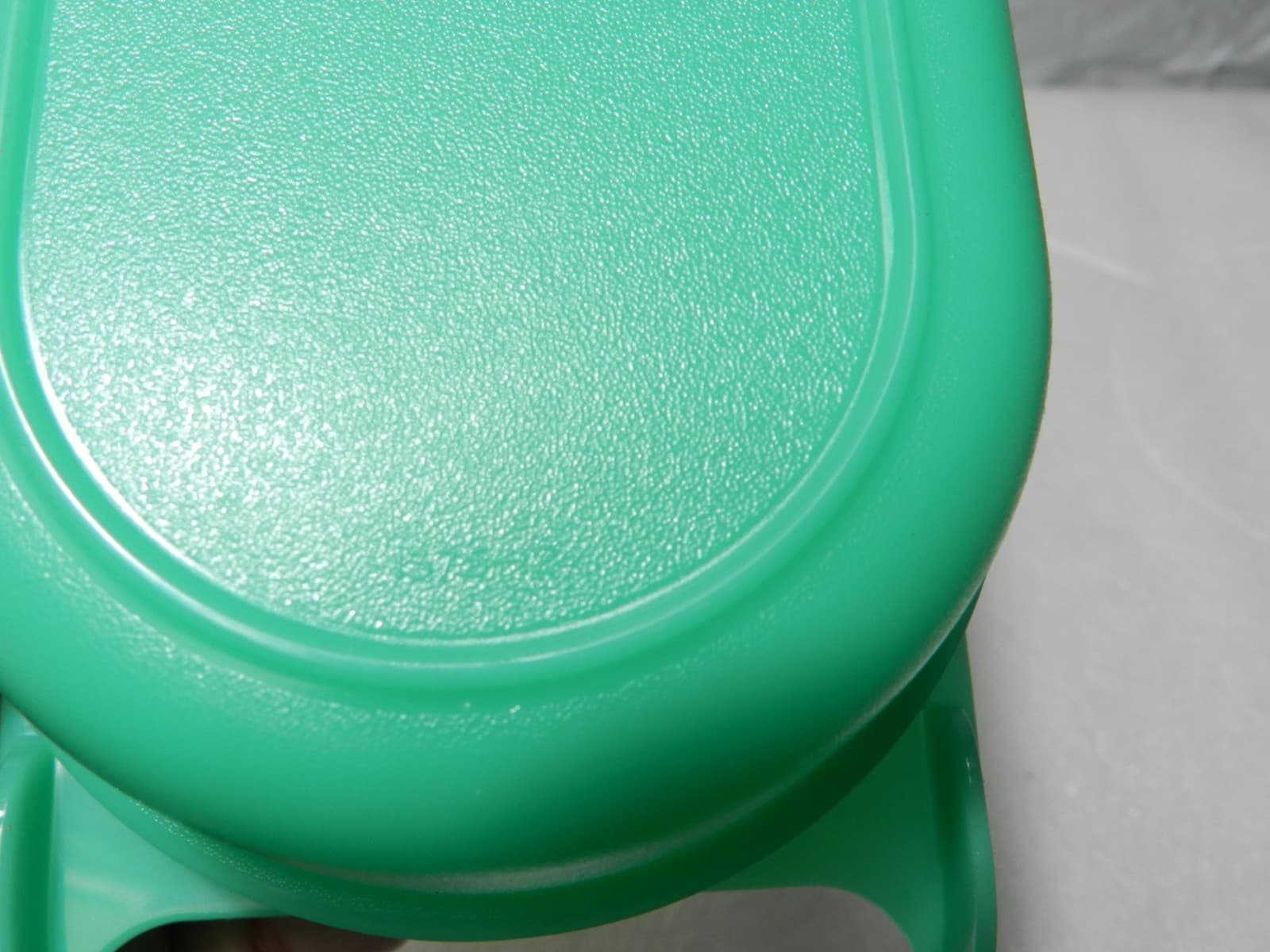 Tupperware 3 Piece Jadeite Handy Cheese Grater Lid 1375-12, 1374-9 & 1375-10 C2J - Thumbnail 4