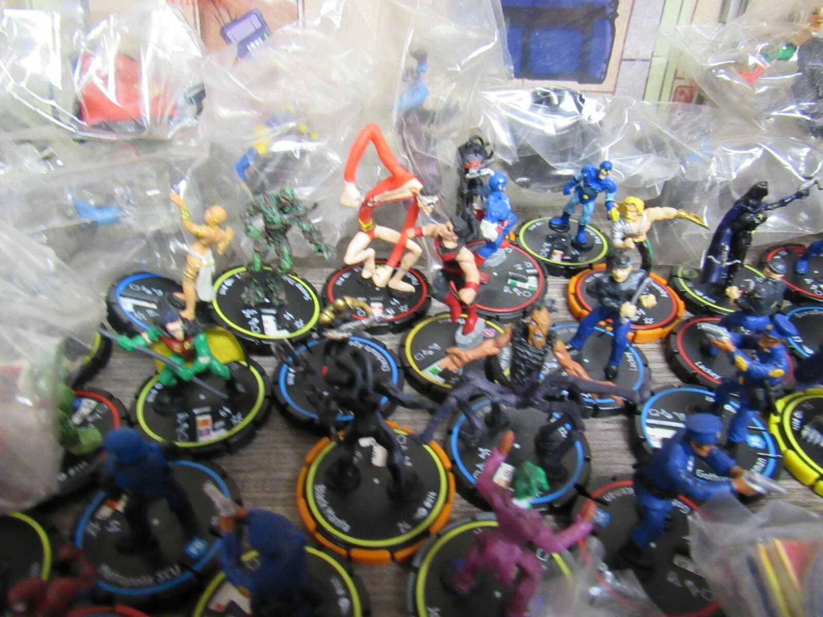 Wizkids DC Hypertime heroclix figures Mats Rings and more - Thumbnail 5