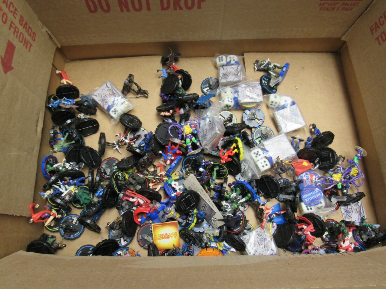 Wizkids DC Hypertime heroclix figures Mats Rings and more - Thumbnail 6