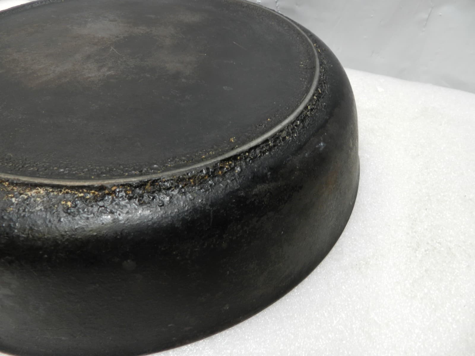 Vintage Unmarked Cast Iron Skillet # 8 Heat Ring Sits Flat 10" (I34S) - Thumbnail 11