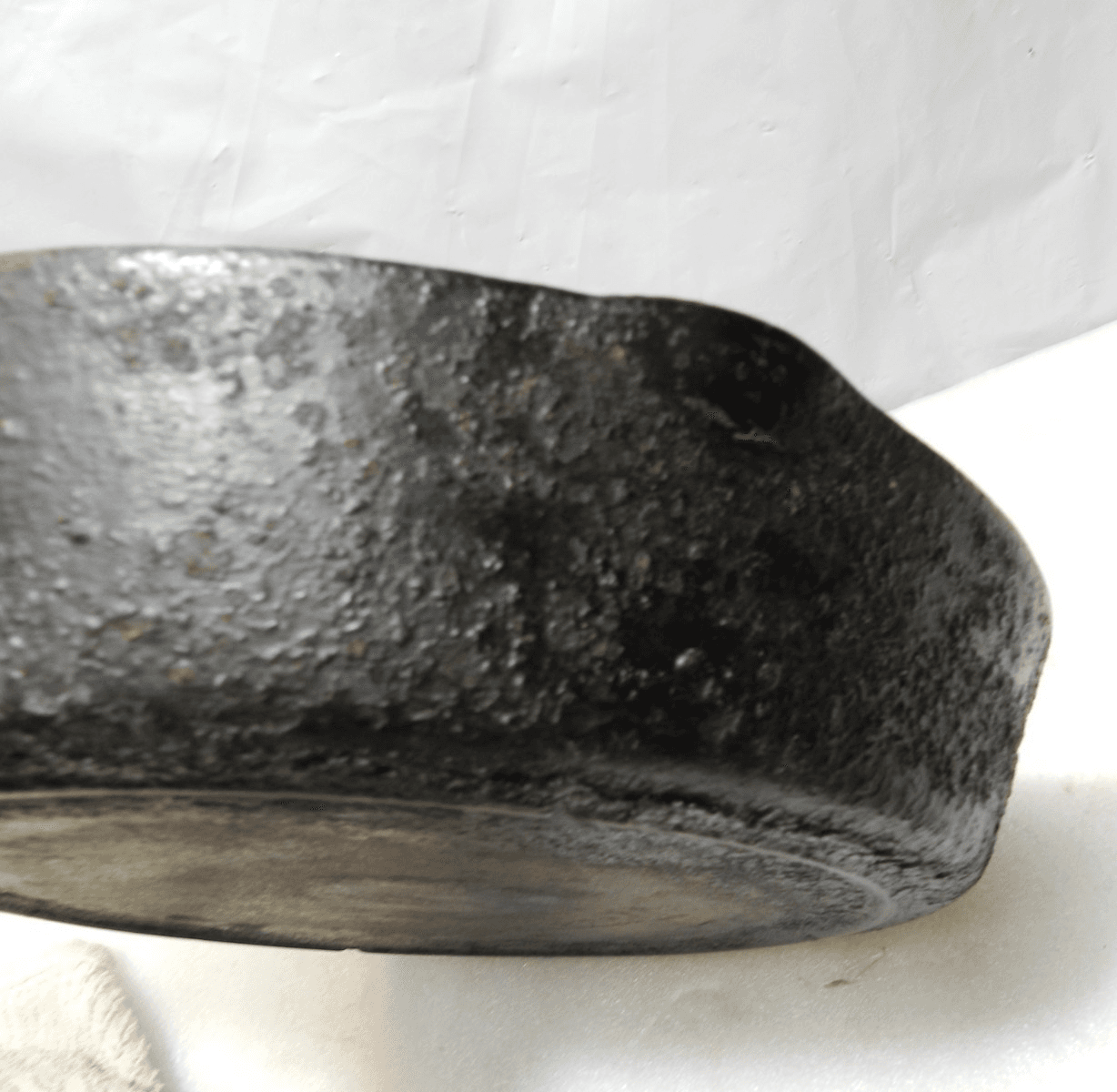 Vintage Lodge 3 Notch #7 Cast Iron Skillet With Heat Ring 10" Sits Flat (I35S) - Thumbnail 4