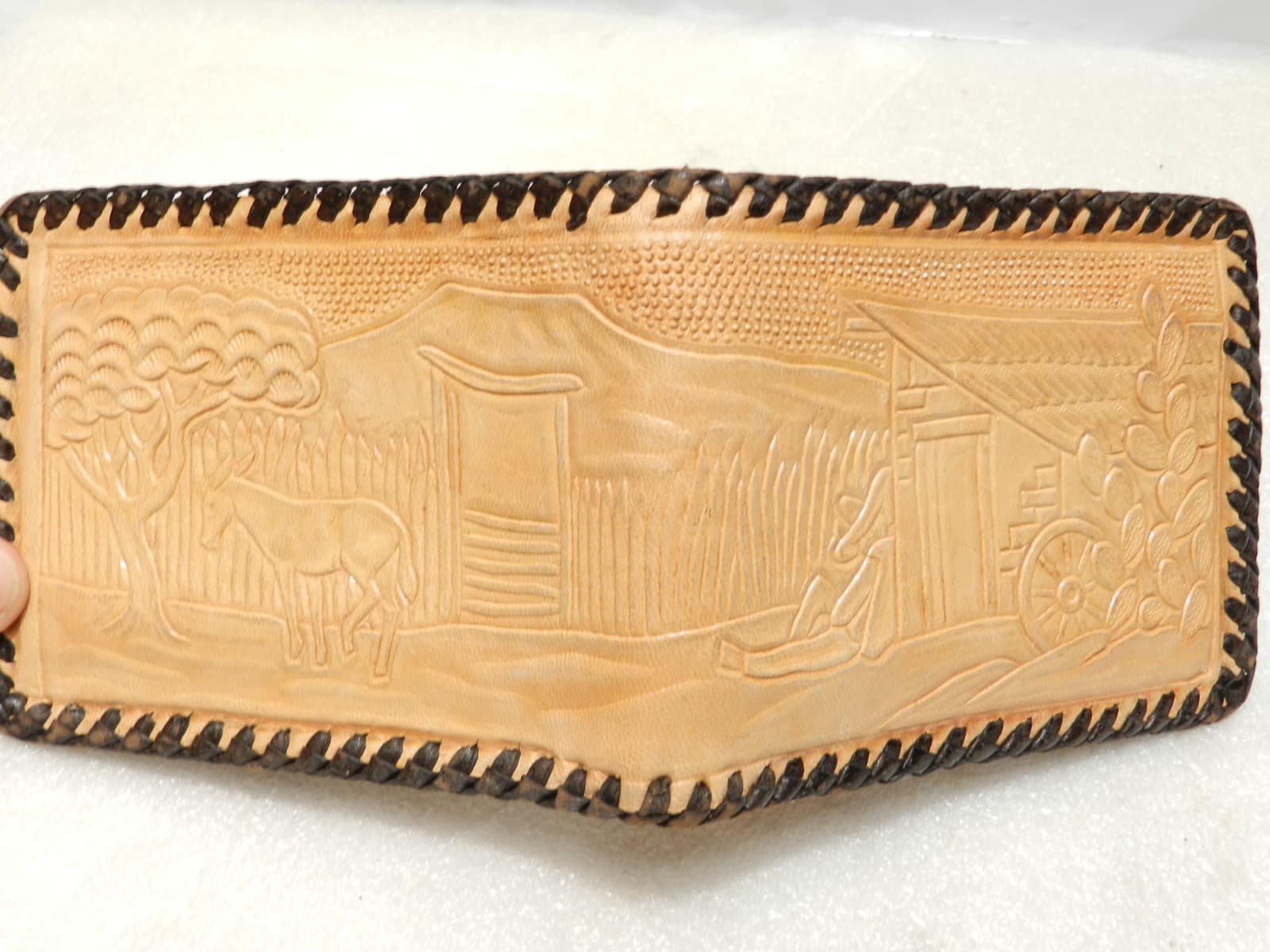 Handmade Leather Wallet Mexico Hand Tooled Bi Fold w/ scene (C19J) - Thumbnail 3