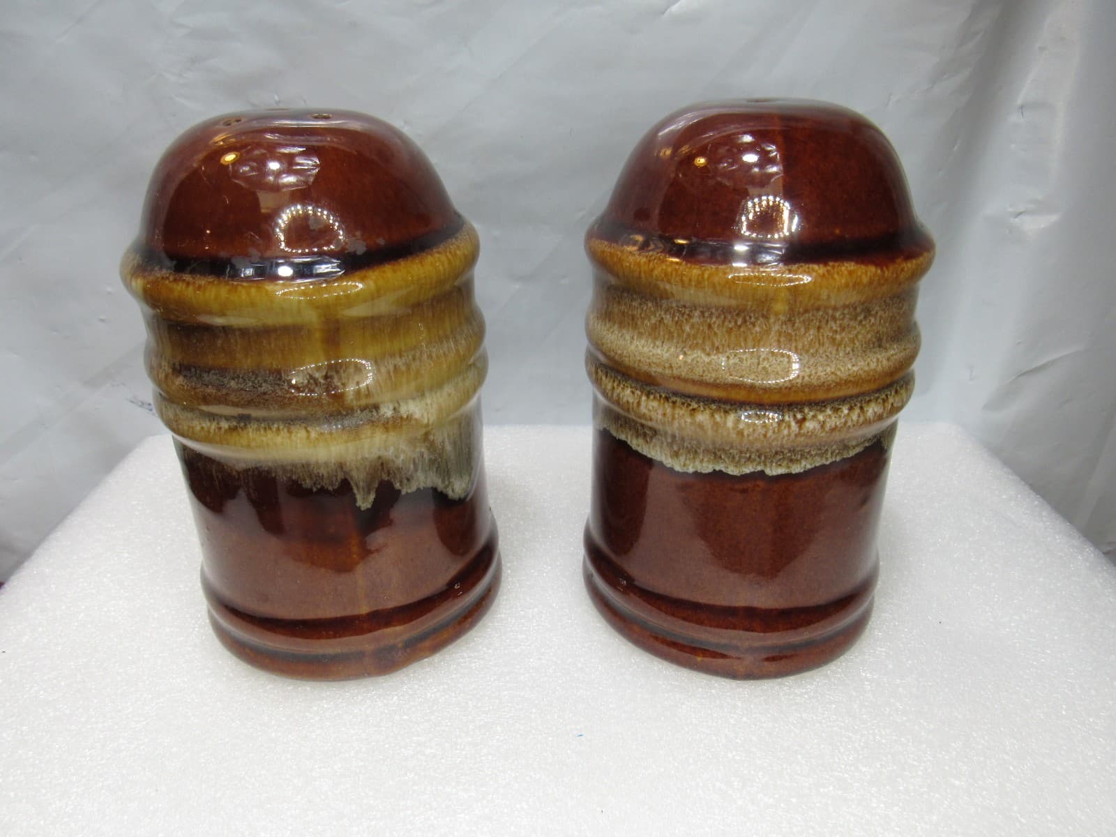 Vintage 5" Brown Drip Salt & Pepper Shaker Set with Handles Ceramic (I44S) - Thumbnail 7