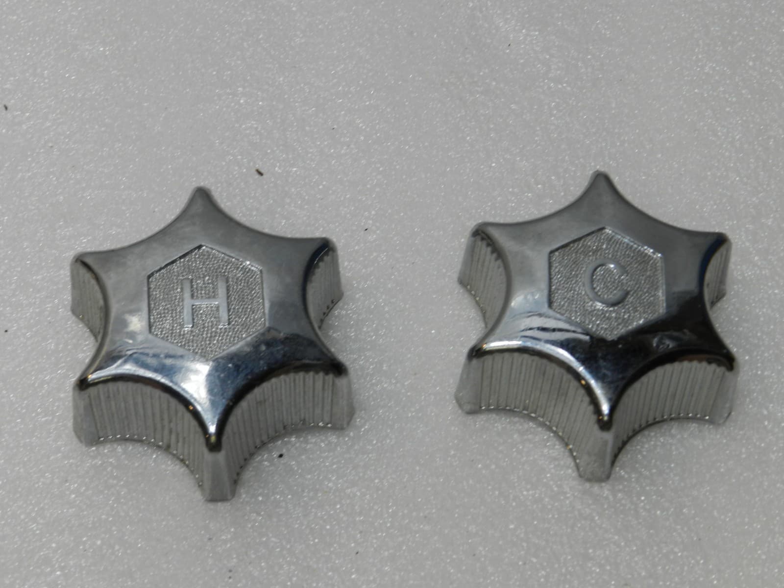 Vintage Melard Chrome Old School Sink Knobs Hot/Cold Set (E19J) - Thumbnail 2
