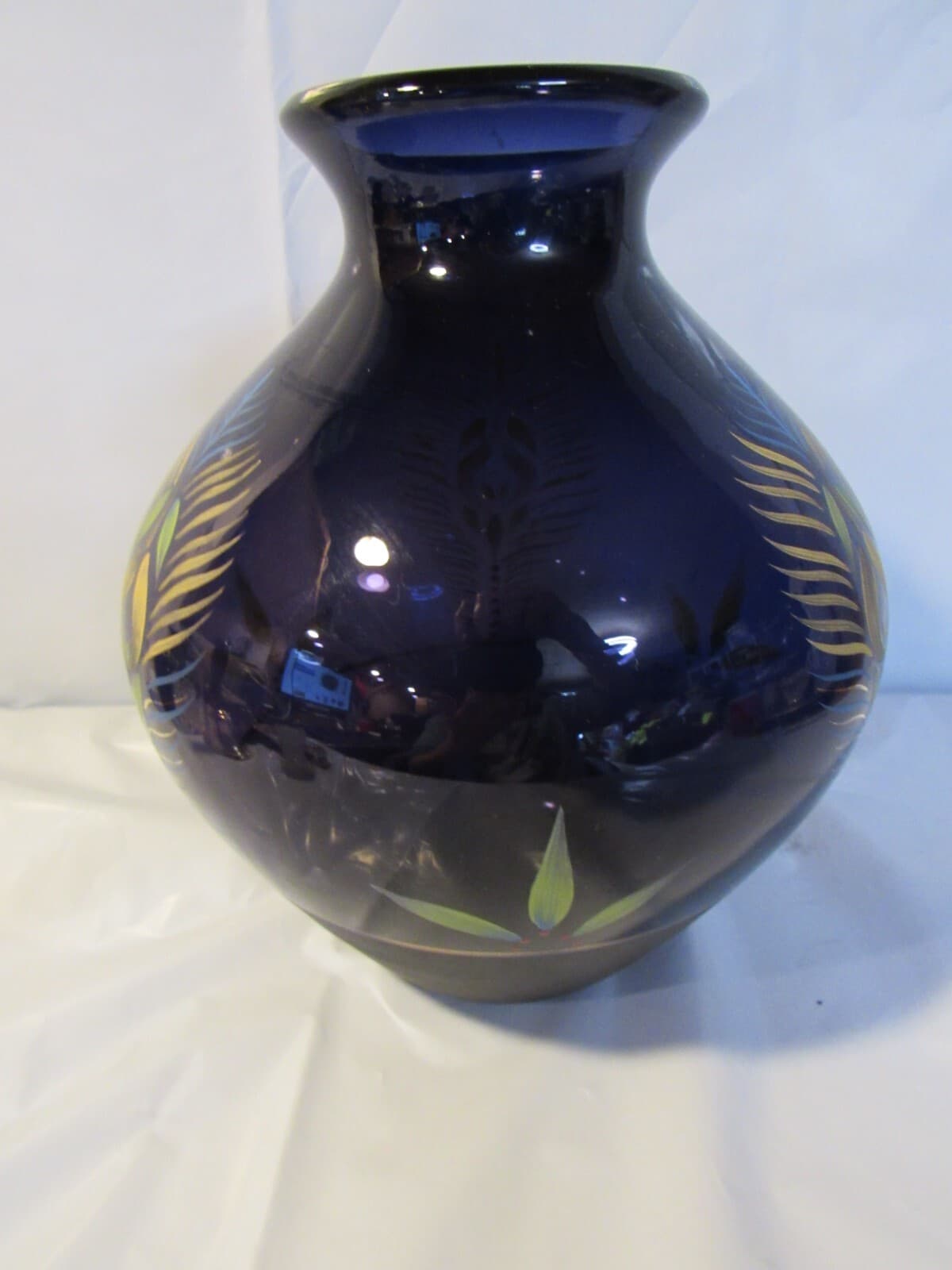 Vintage 8" Fenton Aubergine Purple Vase Hand Painted Signed B. Huggins Y3S - Thumbnail 2
