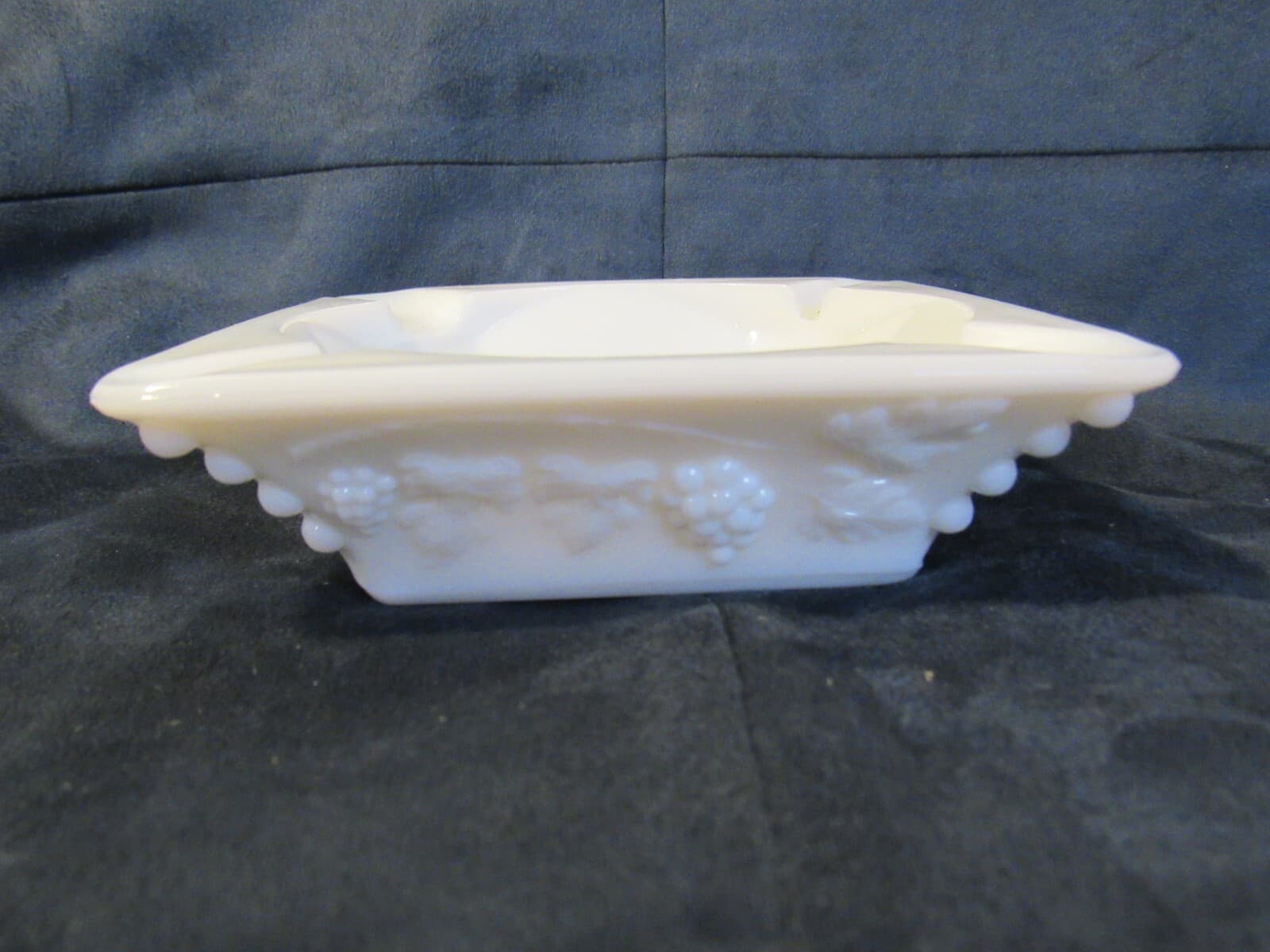Westmoreland Milk Glass Opaque White Beaded Paneled Grape 5" Ashtray X99S - Thumbnail 2